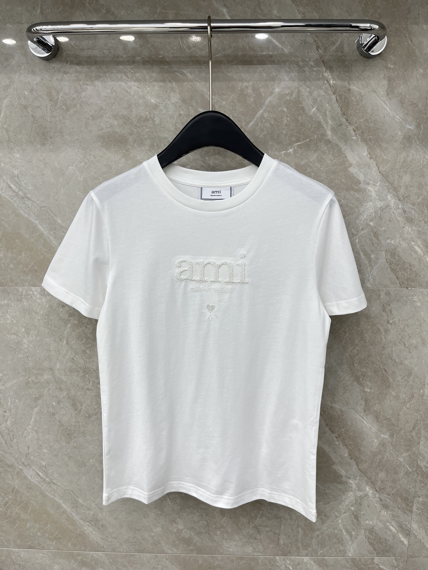 🛒𝐍𝐄𝐖 · 𝟐𝟎𝟐6/爆款现货原单品质 Ami*｜26新品串珠绣短袖T恤精致宽松版型上身巨显瘦！男女同