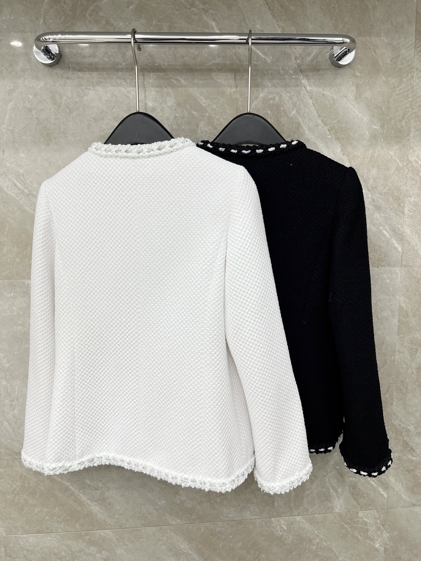 🛒𝐍𝐄𝐖 · 𝟐𝟎𝟐6/爆款现货原单品质 Cha*｜26早春新品粗花呢圆领花边外套高端大气的设计 真丝山