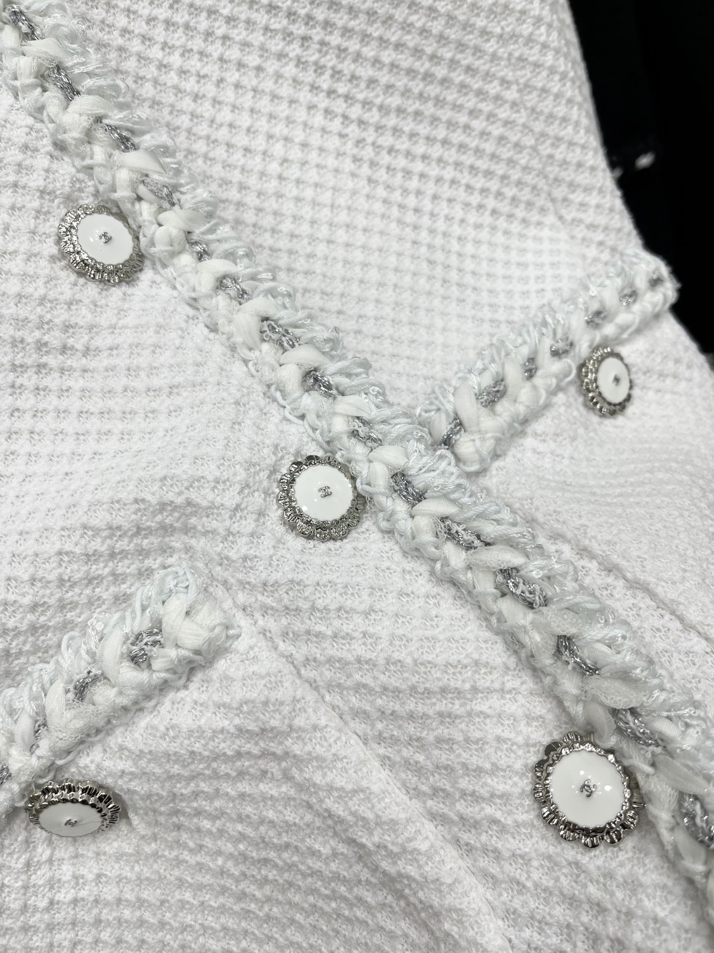 🛒𝐍𝐄𝐖 · 𝟐𝟎𝟐6/爆款现货原单品质 Cha*｜26早春新品粗花呢圆领花边外套高端大气的设计 真丝山