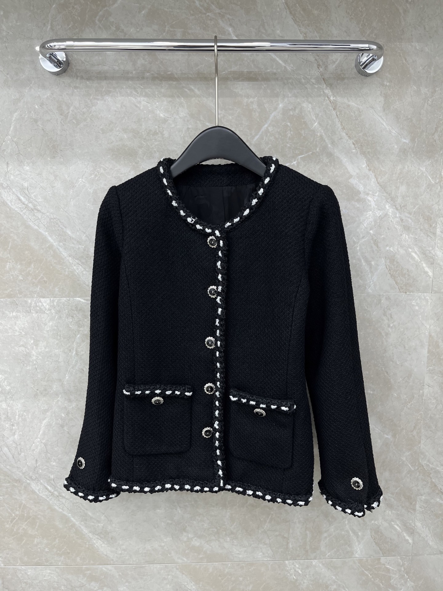 🛒𝐍𝐄𝐖 · 𝟐𝟎𝟐6/爆款现货原单品质 Cha*｜26早春新品粗花呢圆领花边外套高端大气的设计 真丝山