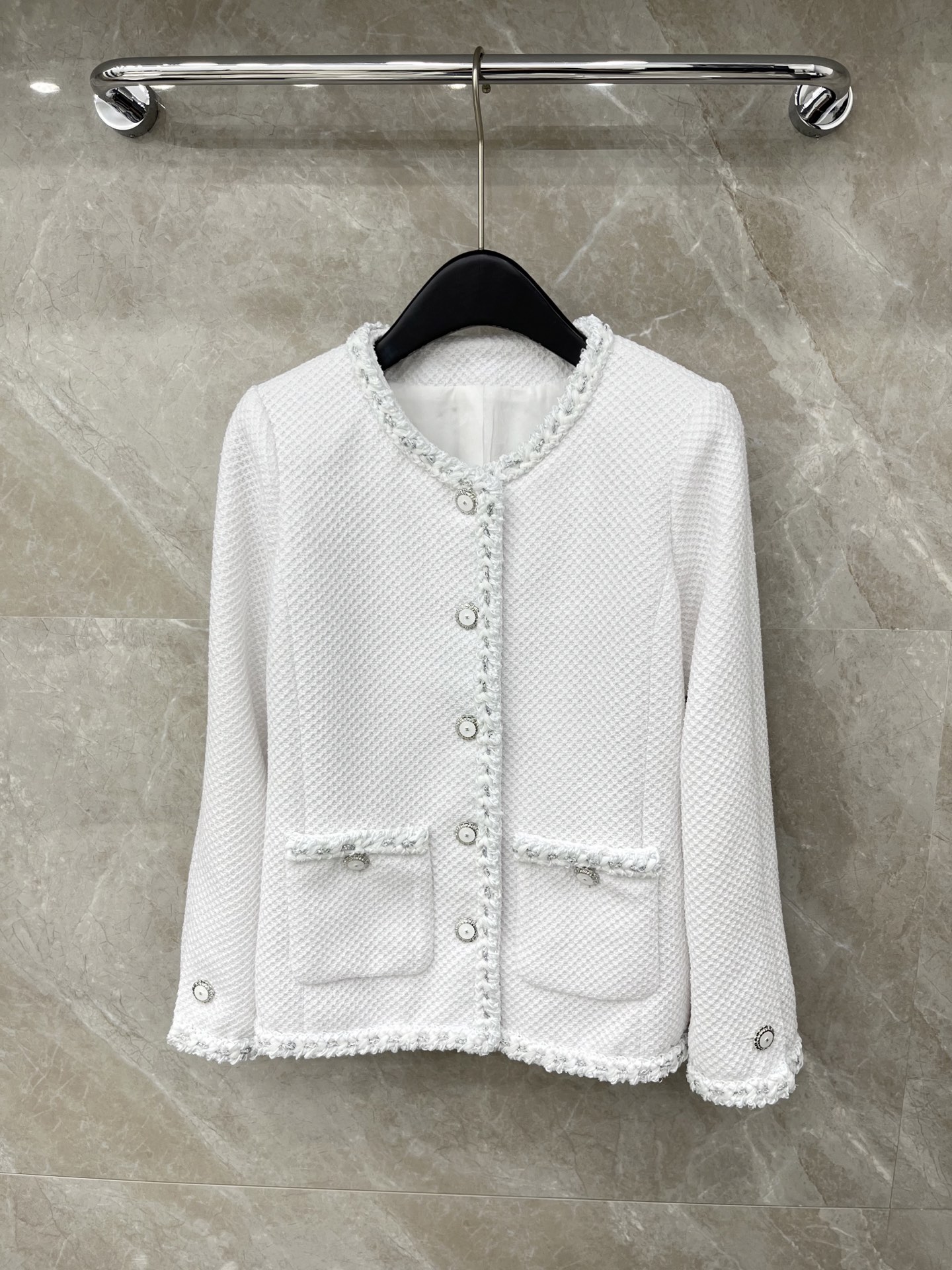 🛒𝐍𝐄𝐖 · 𝟐𝟎𝟐6/爆款现货原单品质 Cha*｜26早春新品粗花呢圆领花边外套高端大气的设计 真丝山