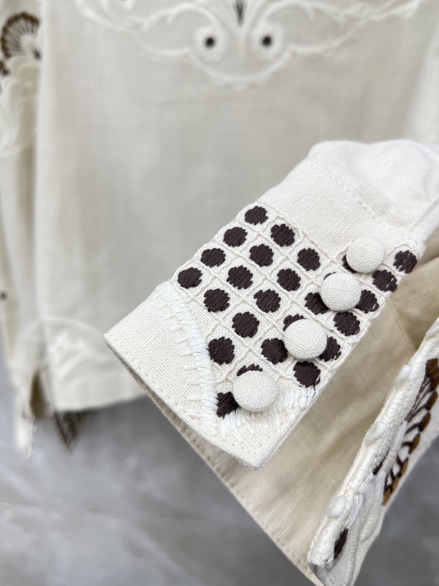 🛒𝐍𝐄𝐖 · 𝟐𝟎𝟐6/爆款现货原单品质 小众*｜2026新品长袖水溶刺绣系带衬衫外套灯笼袖设计 直筒版