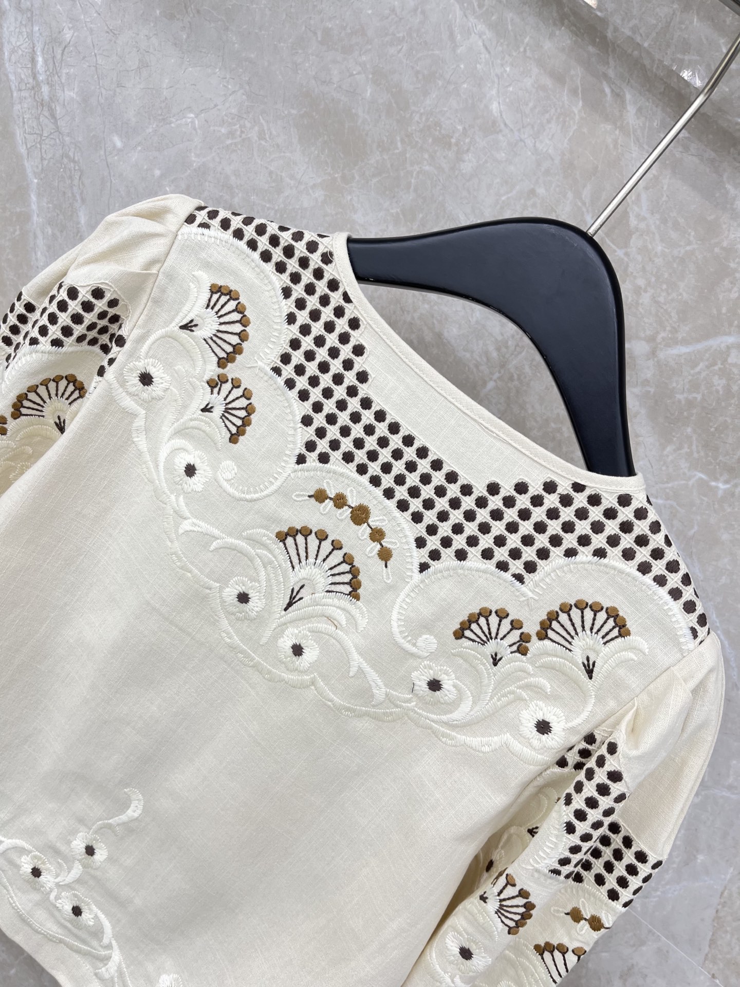 🛒𝐍𝐄𝐖 · 𝟐𝟎𝟐6/爆款现货原单品质 小众*｜2026新品长袖水溶刺绣系带衬衫外套灯笼袖设计 直筒版