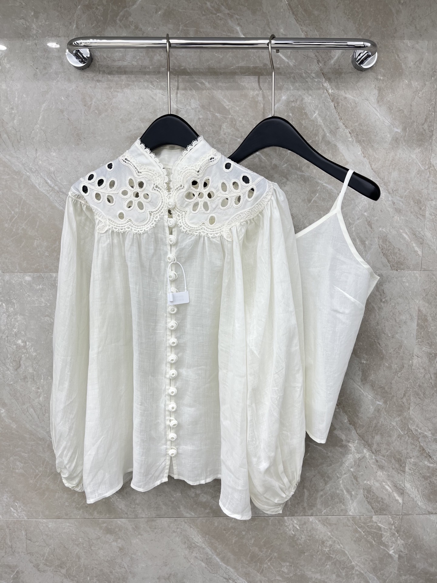 🛒𝐍𝐄𝐖 · 𝟐𝟎𝟐6/爆款现货原单品质 小众*｜2026新品长袖水溶镂空拼接两件套衬衫灯笼袖设计 精致