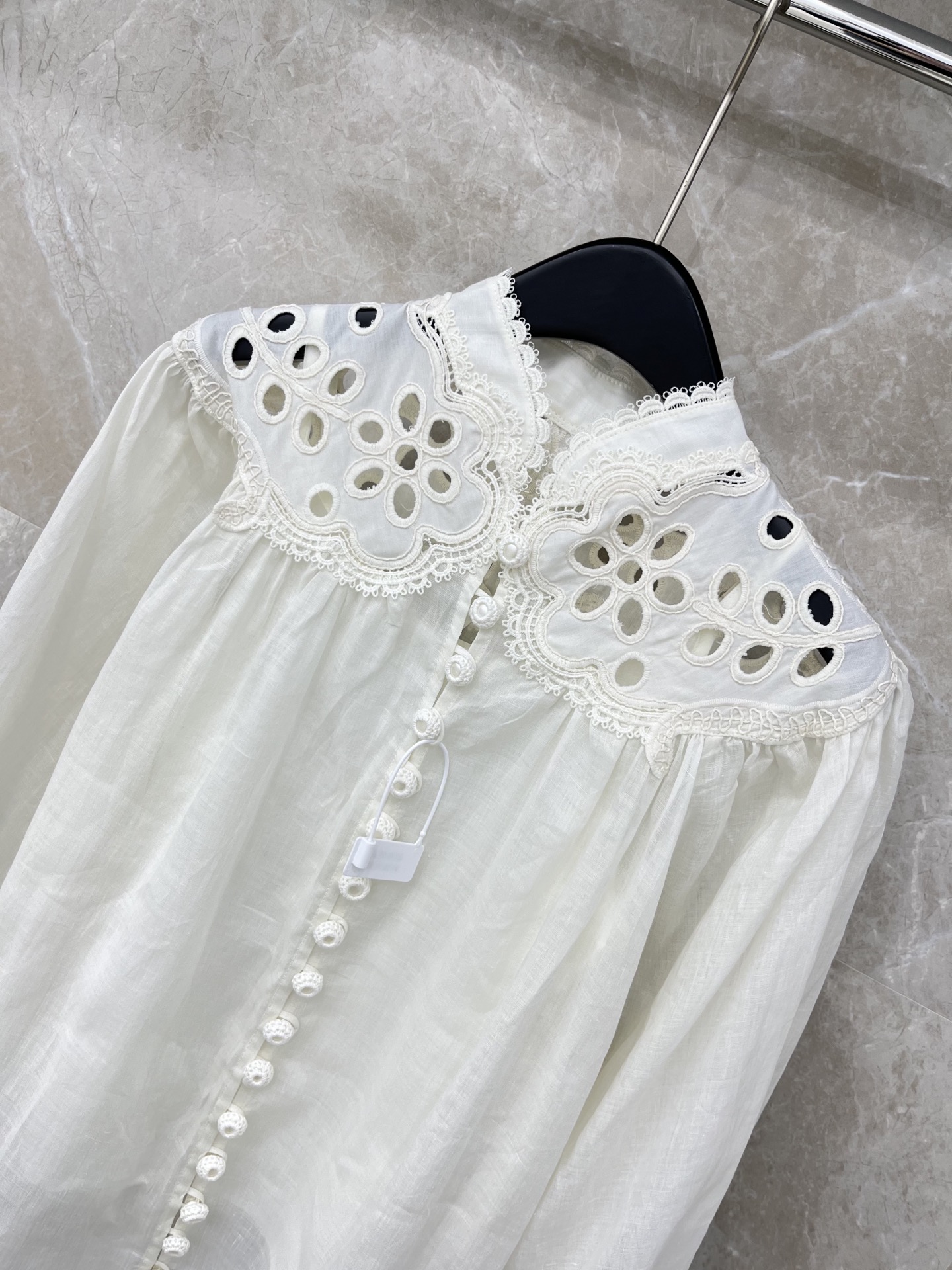 🛒𝐍𝐄𝐖 · 𝟐𝟎𝟐6/爆款现货原单品质 小众*｜2026新品长袖水溶镂空拼接两件套衬衫灯笼袖设计 精致