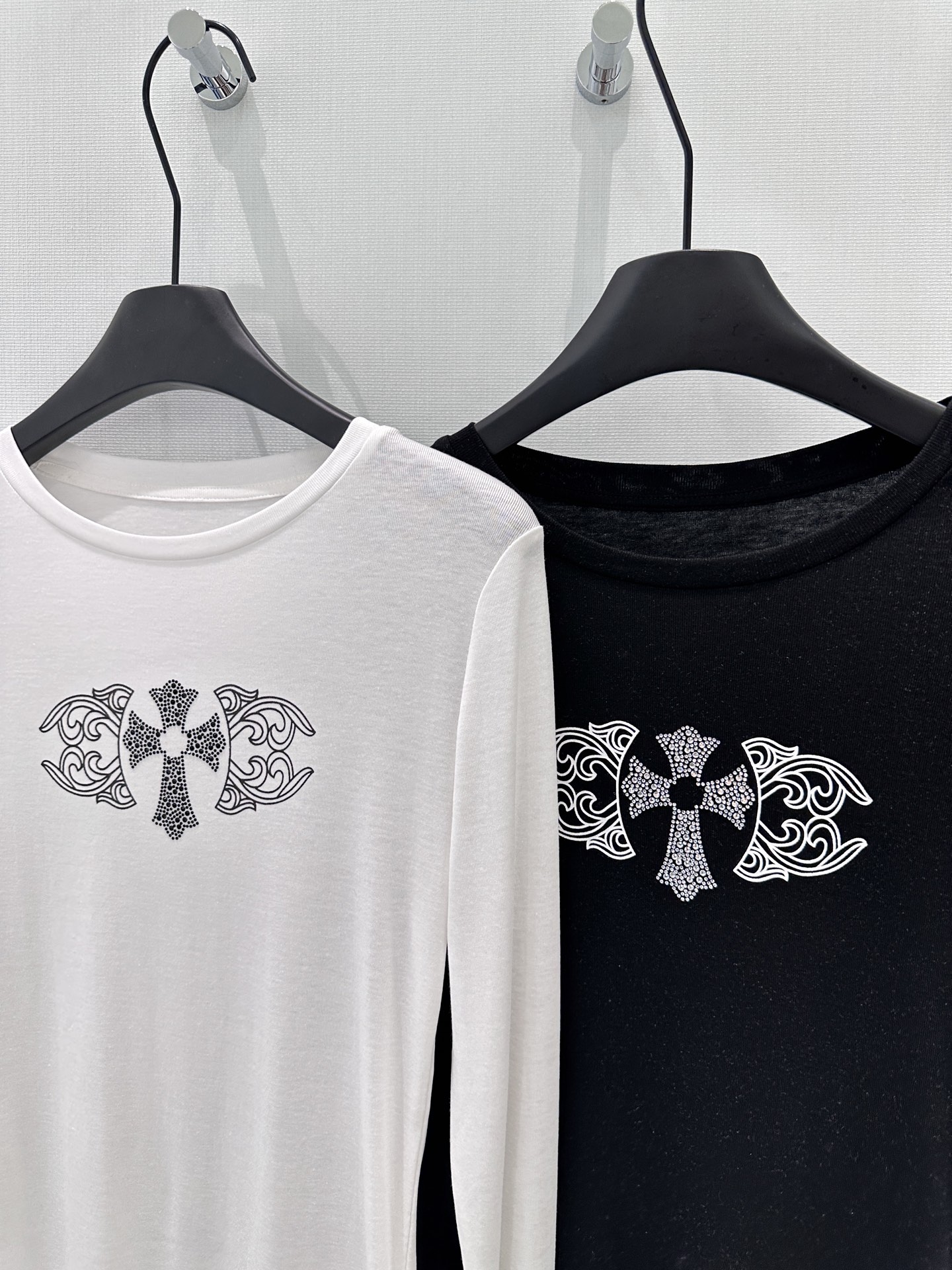 🛒𝐍𝐄𝐖 · 𝟐𝟎𝟐6/爆款现货设计师 原创｜2026新款天丝羊毛打底衫云感舒适的系列！上身的触感谁穿谁