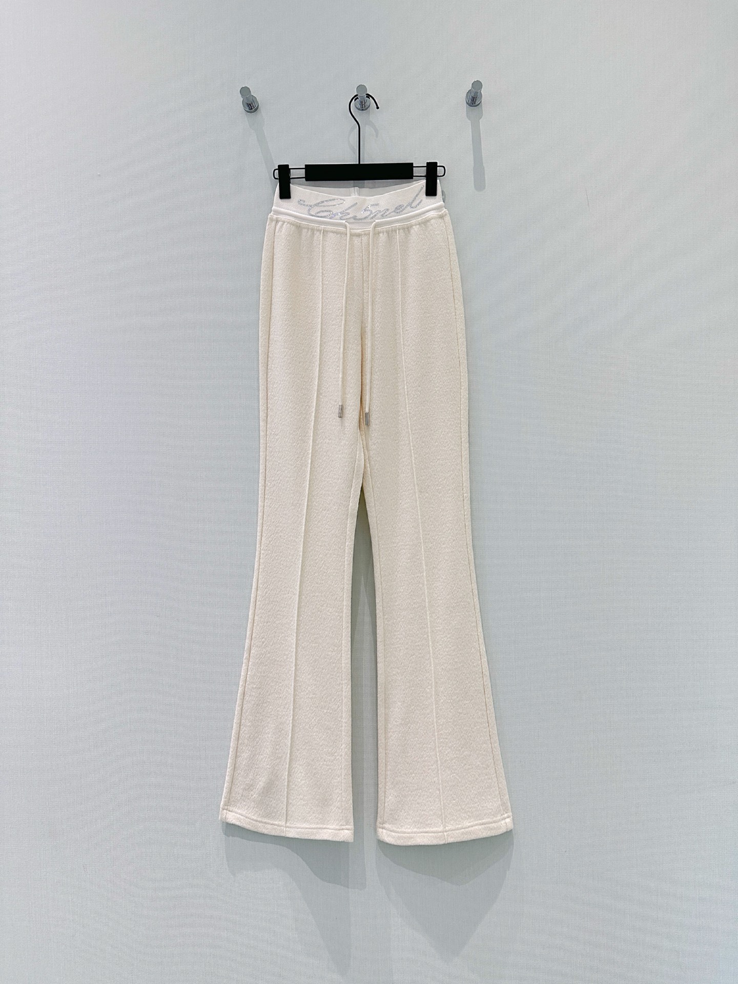 🛒𝐍𝐄𝐖 · 𝟐𝟎𝟐6/爆款现货设计师 原创｜26新品微喇抽绳休闲裤！定制版型 极简主义法式优雅的气质风