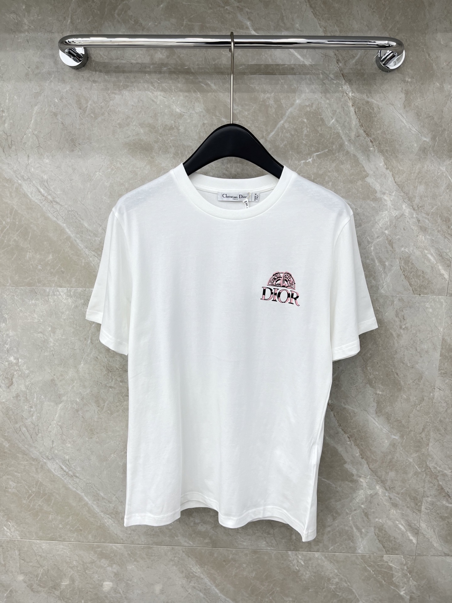 🛒𝐍𝐄𝐖 · 𝟐𝟎𝟐6/爆款现货原单品质 Dio*｜26新品印花短袖T恤精致宽松版型上身巨显瘦！男女同款