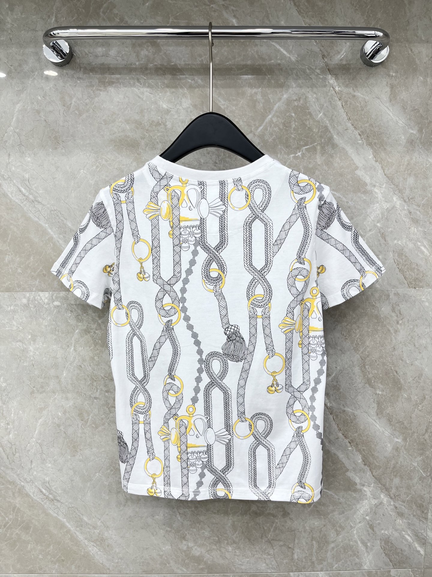 🛒𝐍𝐄𝐖 · 𝟐𝟎𝟐6/爆款现货原单品质 Her*｜26新品印花短袖T恤精致常规版型上身巨显瘦！定制最新