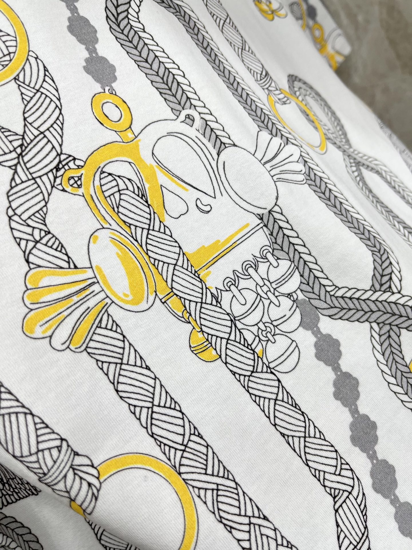 🛒𝐍𝐄𝐖 · 𝟐𝟎𝟐6/爆款现货原单品质 Her*｜26新品印花短袖T恤精致常规版型上身巨显瘦！定制最新