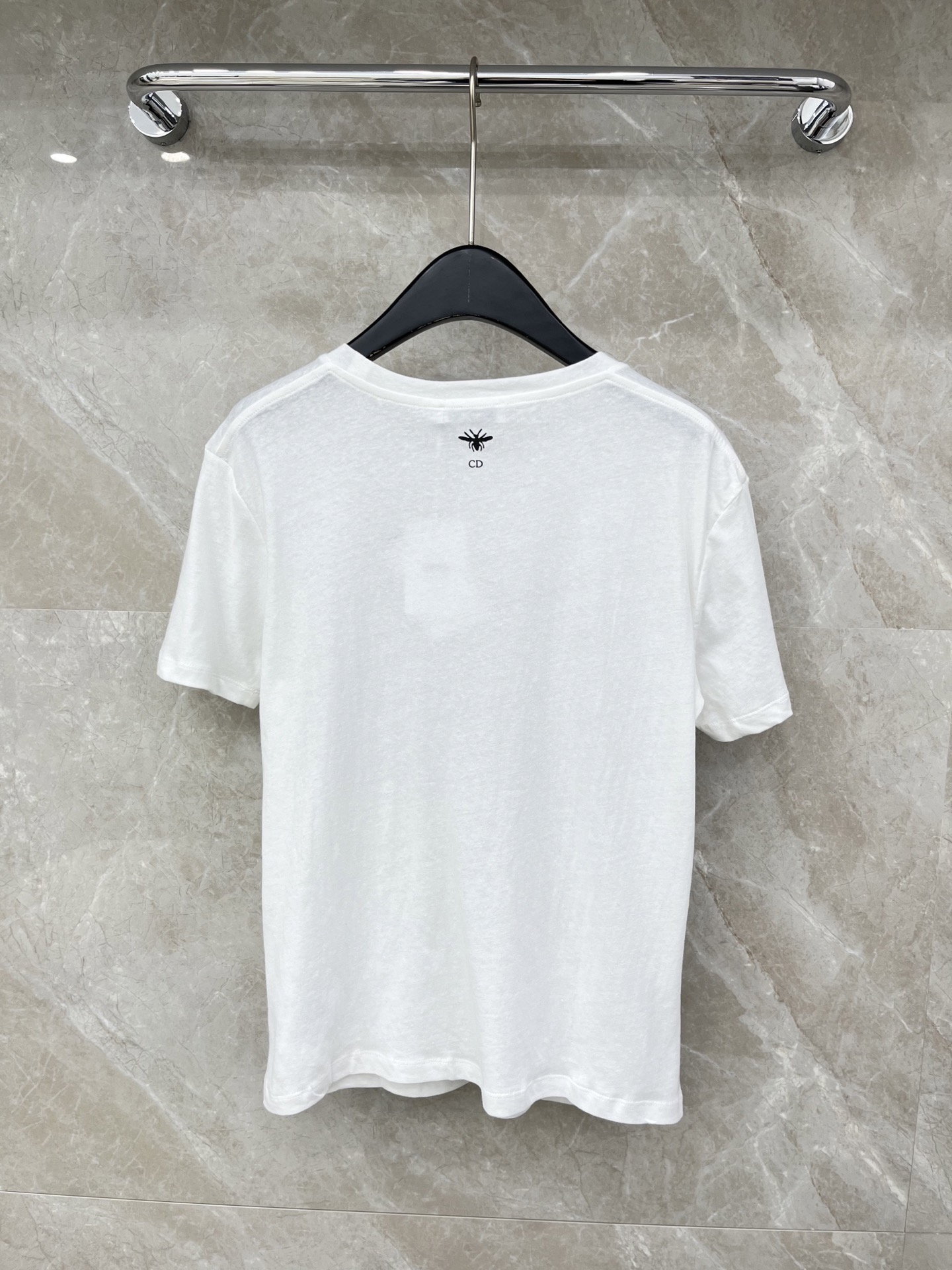 🛒𝐍𝐄𝐖 · 𝟐𝟎𝟐6/爆款现货原单品质 Dio*｜26新品棉麻印花短袖T恤精致版型上身巨显瘦！定制最新