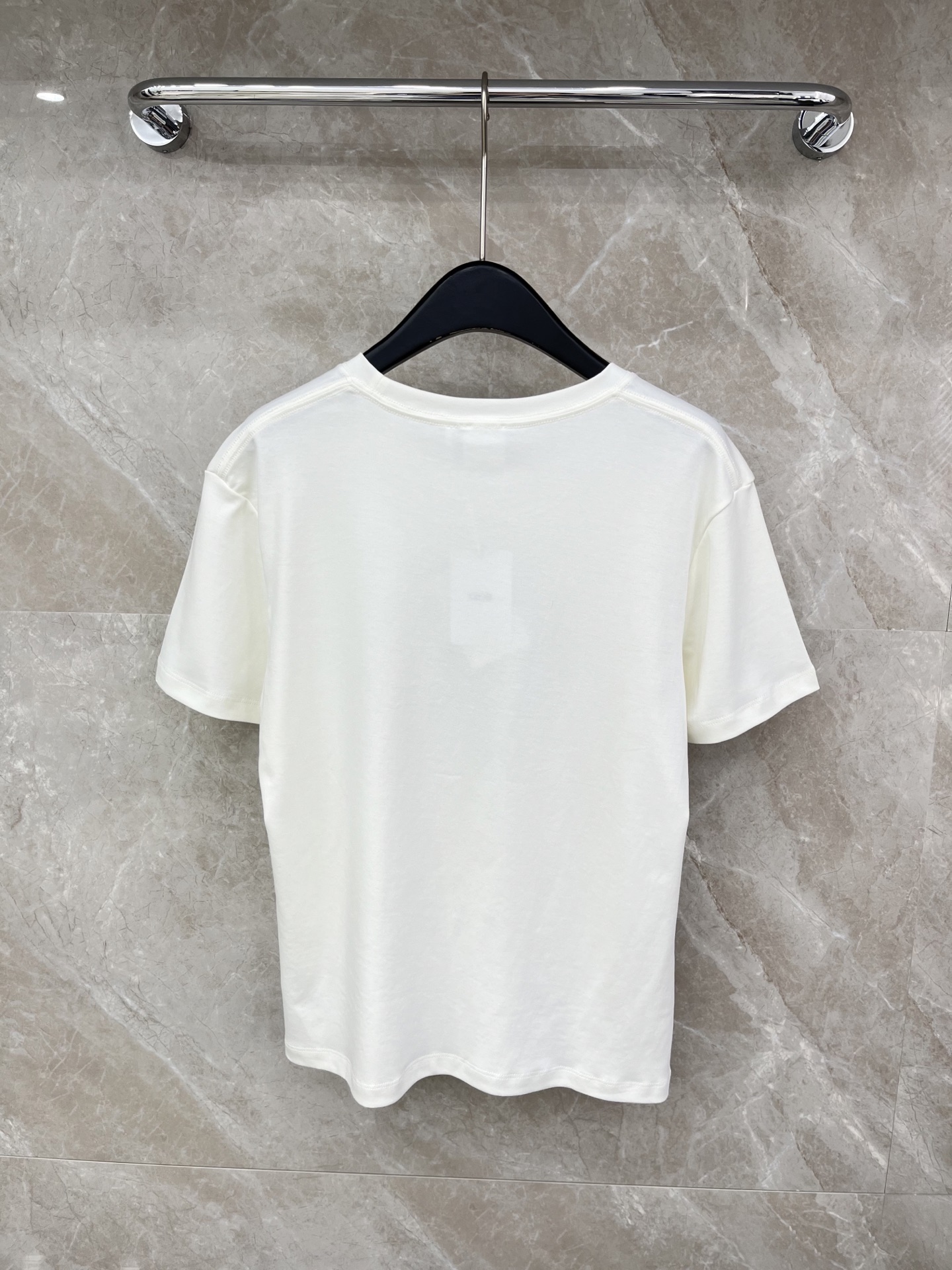 🛒𝐍𝐄𝐖 · 𝟐𝟎𝟐6/爆款现货原单品质 Dio*｜26新品刺绣印花短袖T恤精致版型上身巨显瘦！定制最新