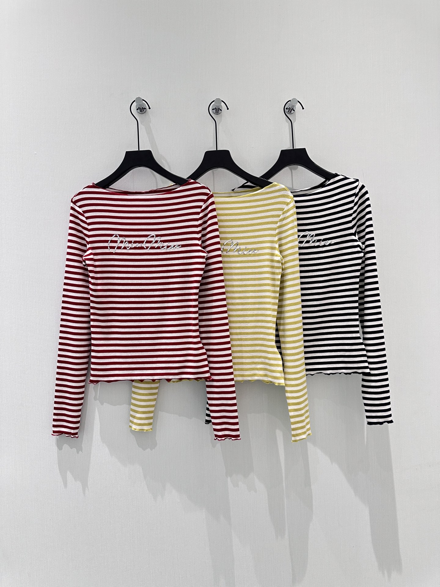 🛒𝐍𝐄𝐖 · 𝟐𝟎𝟐6/爆款现货设计师 原创｜2026新款天丝羊毛条纹打底衫云感舒适的系列！上身的触感谁