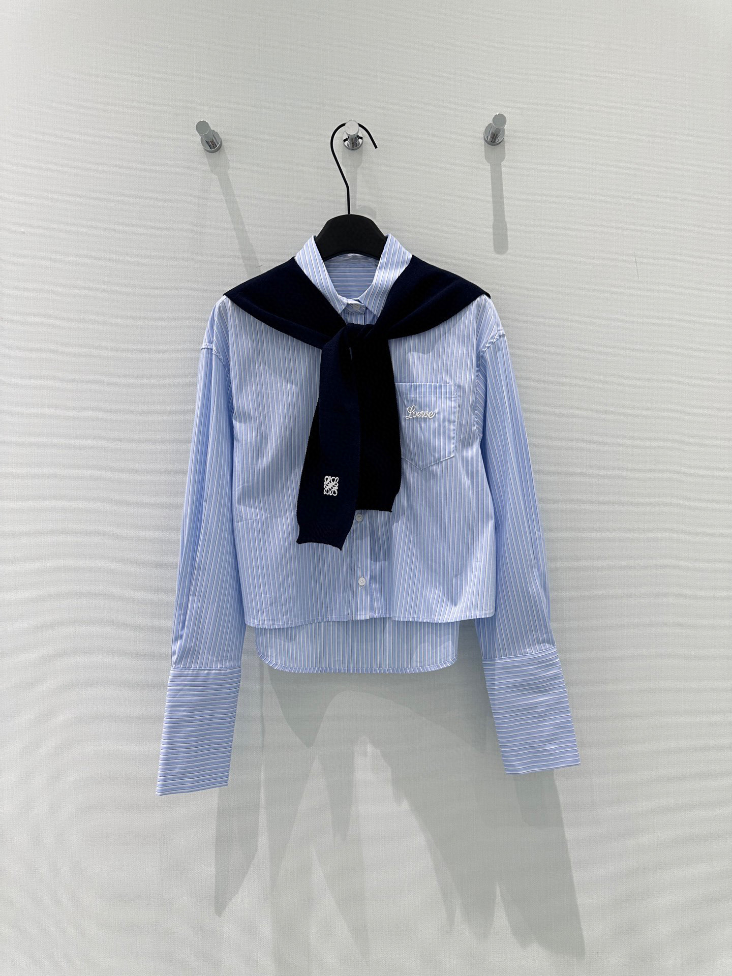 🛒𝐍𝐄𝐖 · 𝟐𝟎𝟐6/爆款现货【早春新款】小众｜2026条纹披肩两件套衬衫定制YB材质 舒适好穿 挺括