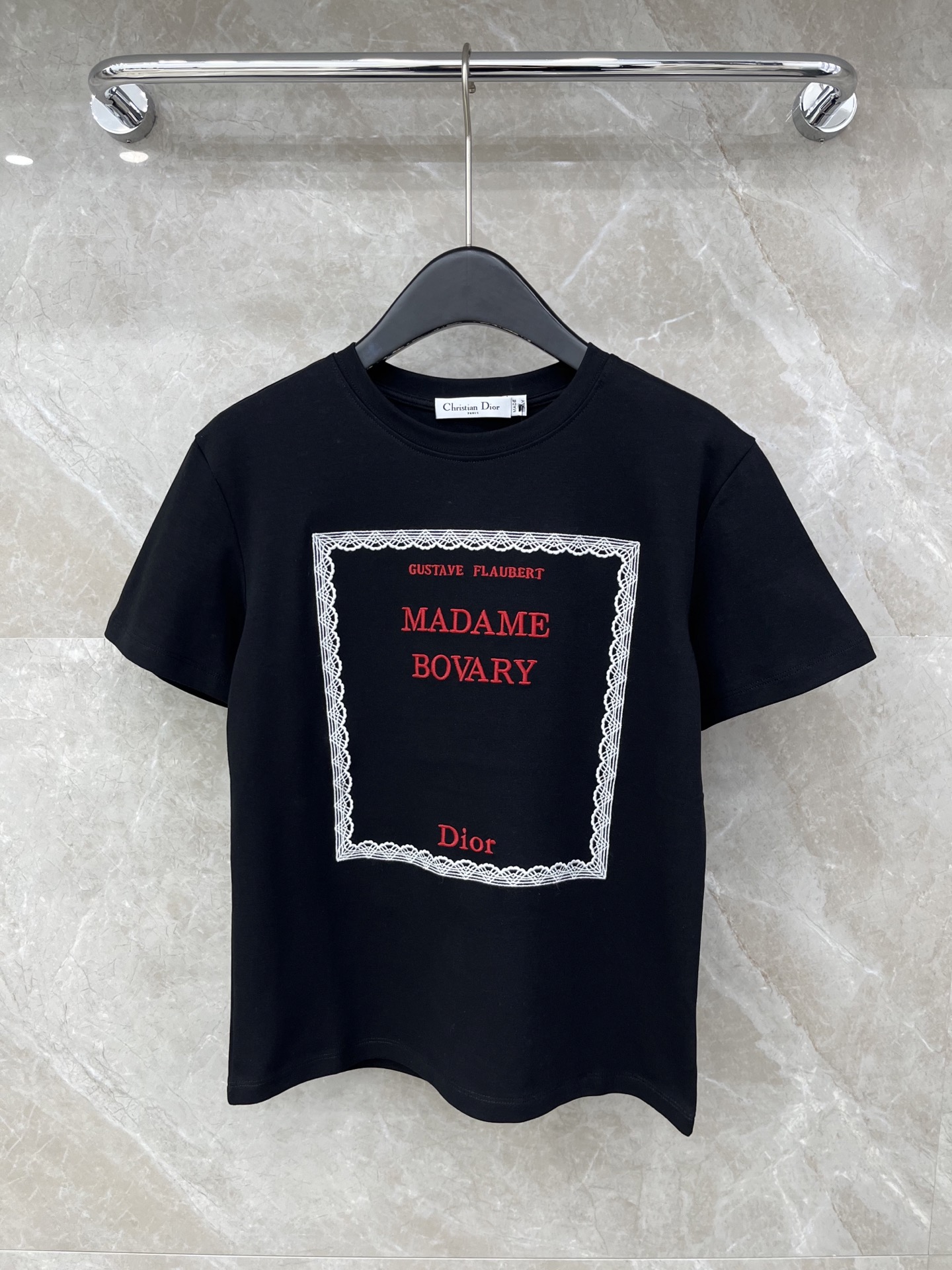 🛒𝐍𝐄𝐖 · 𝟐𝟎𝟐6/爆款现货原单品质 Dio*｜26新品刺绣字母短袖T恤精致宽松版型上身巨显瘦！定制