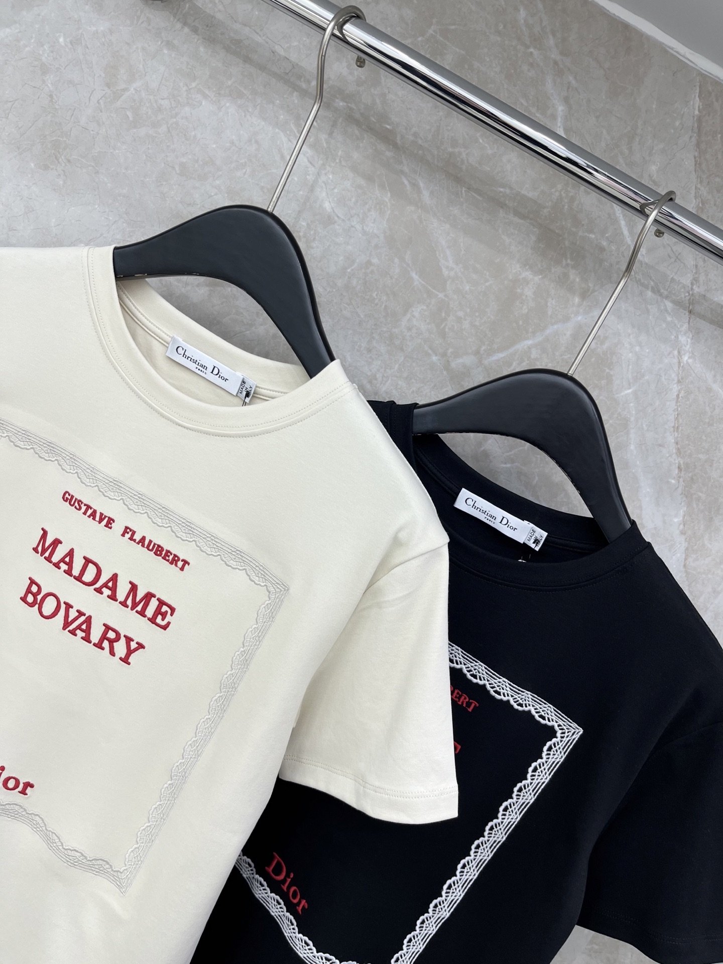 🛒𝐍𝐄𝐖 · 𝟐𝟎𝟐6/爆款现货原单品质 Dio*｜26新品刺绣字母短袖T恤精致宽松版型上身巨显瘦！定制