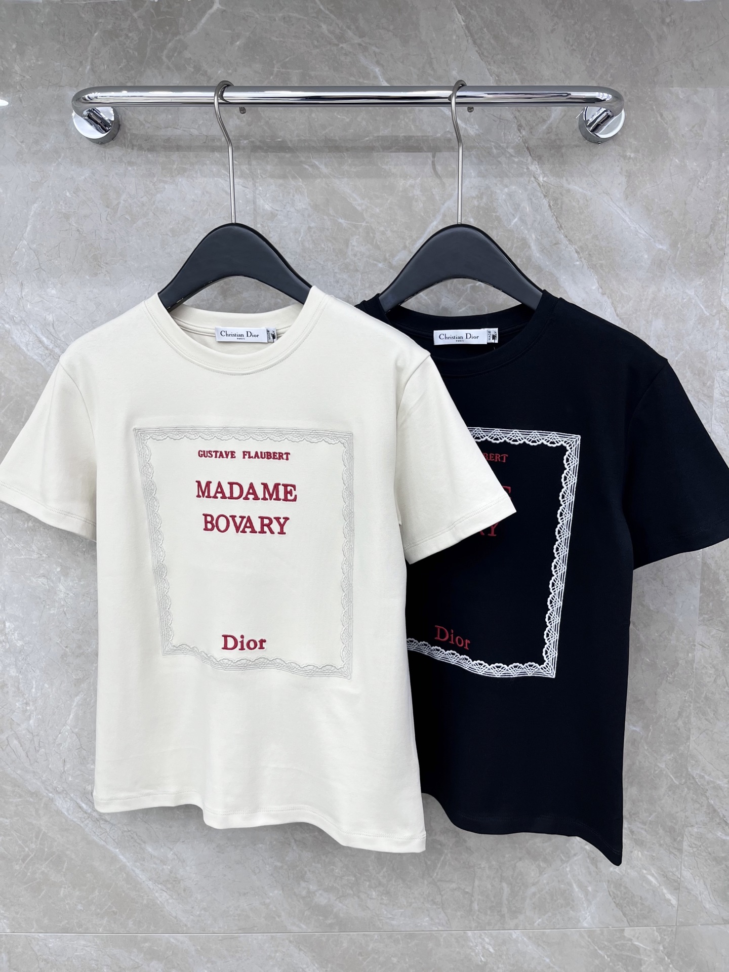 🛒𝐍𝐄𝐖 · 𝟐𝟎𝟐6/爆款现货原单品质 Dio*｜26新品刺绣字母短袖T恤精致宽松版型上身巨显瘦！定制