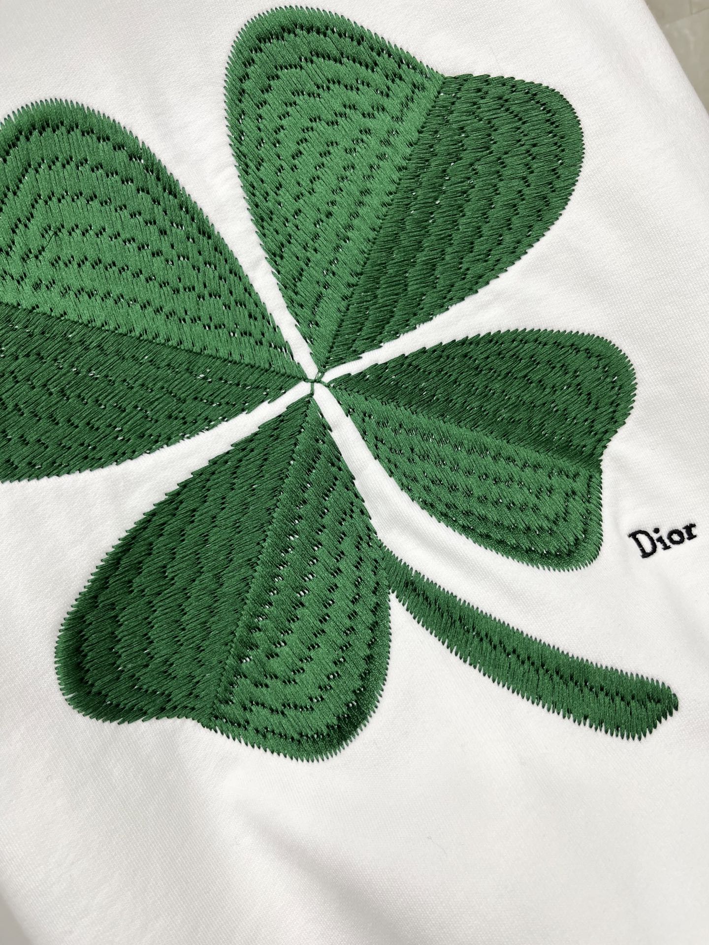 🛒𝐍𝐄𝐖 · 𝟐𝟎𝟐6/爆款现货原单品质 Dio*｜26新品四叶草🍀撞色刺绣卫衣精致宽松版型 上身巨显瘦