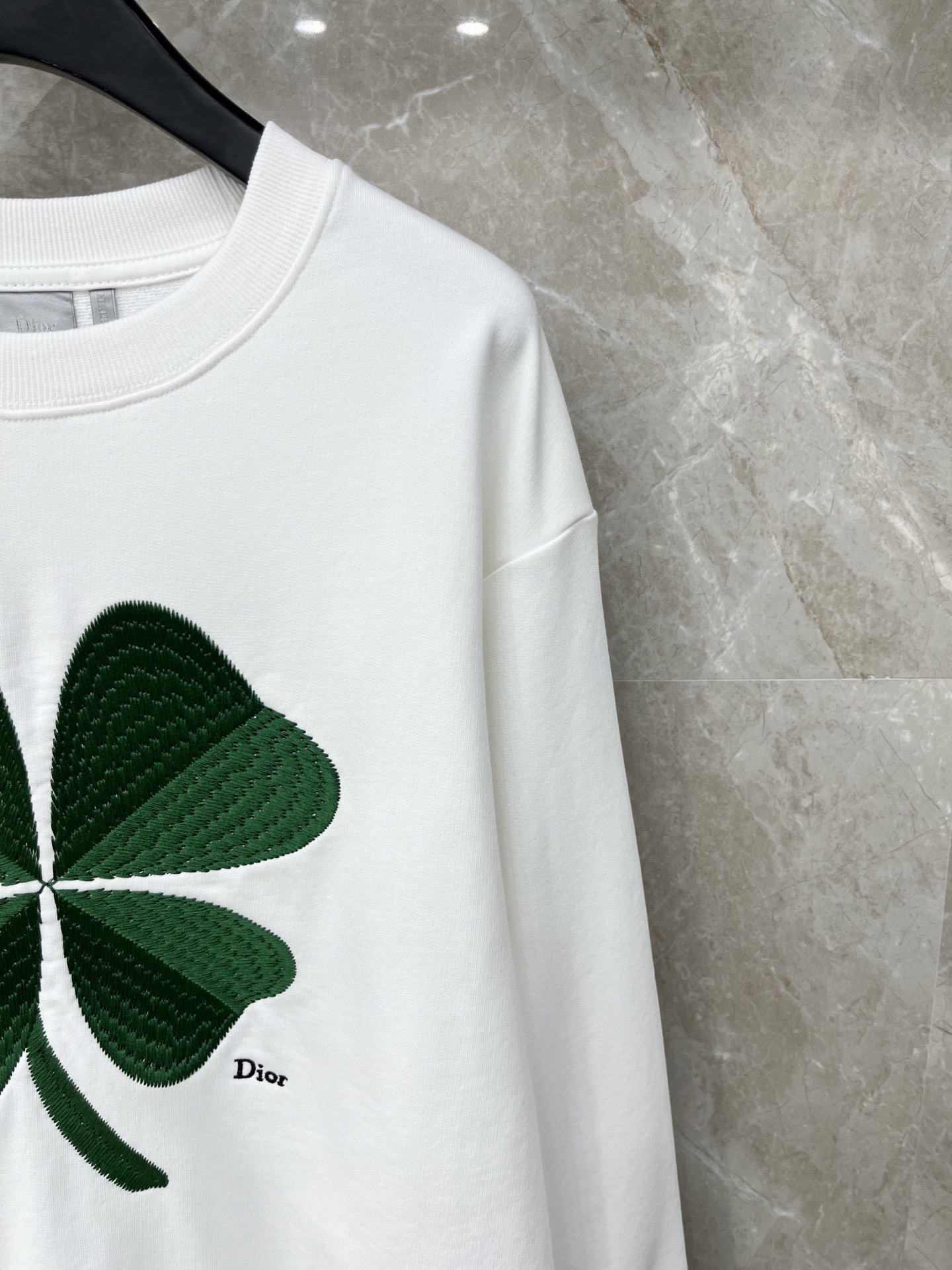 🛒𝐍𝐄𝐖 · 𝟐𝟎𝟐6/爆款现货原单品质 Dio*｜26新品四叶草🍀撞色刺绣卫衣精致宽松版型 上身巨显瘦