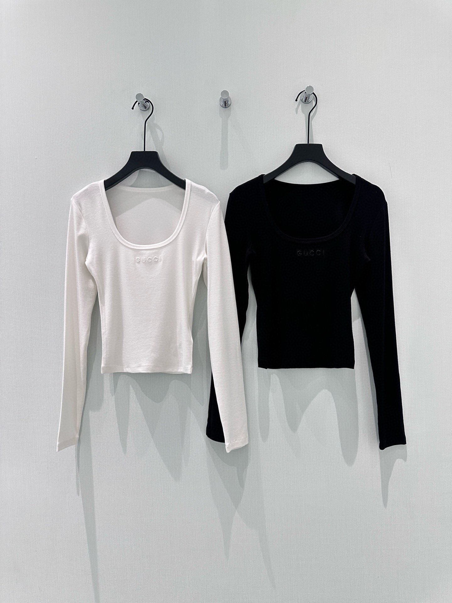 🛒𝐍𝐄𝐖 · 𝟐𝟎𝟐6/爆款现货设计师 原创｜2026新款棉质长袖打底衫云感舒适的系列！上身的触感谁穿谁