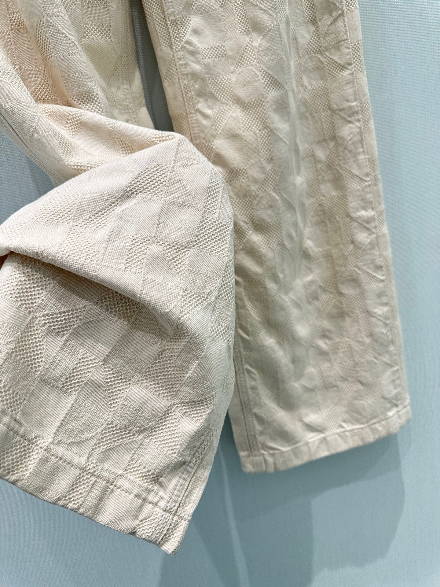 🛒𝐍𝐄𝐖 · 𝟐𝟎𝟐6/爆款现货【早春新款】原创｜定制纹理提花牛仔裤采用高端定制面料，牛仔穿起来非常舒适