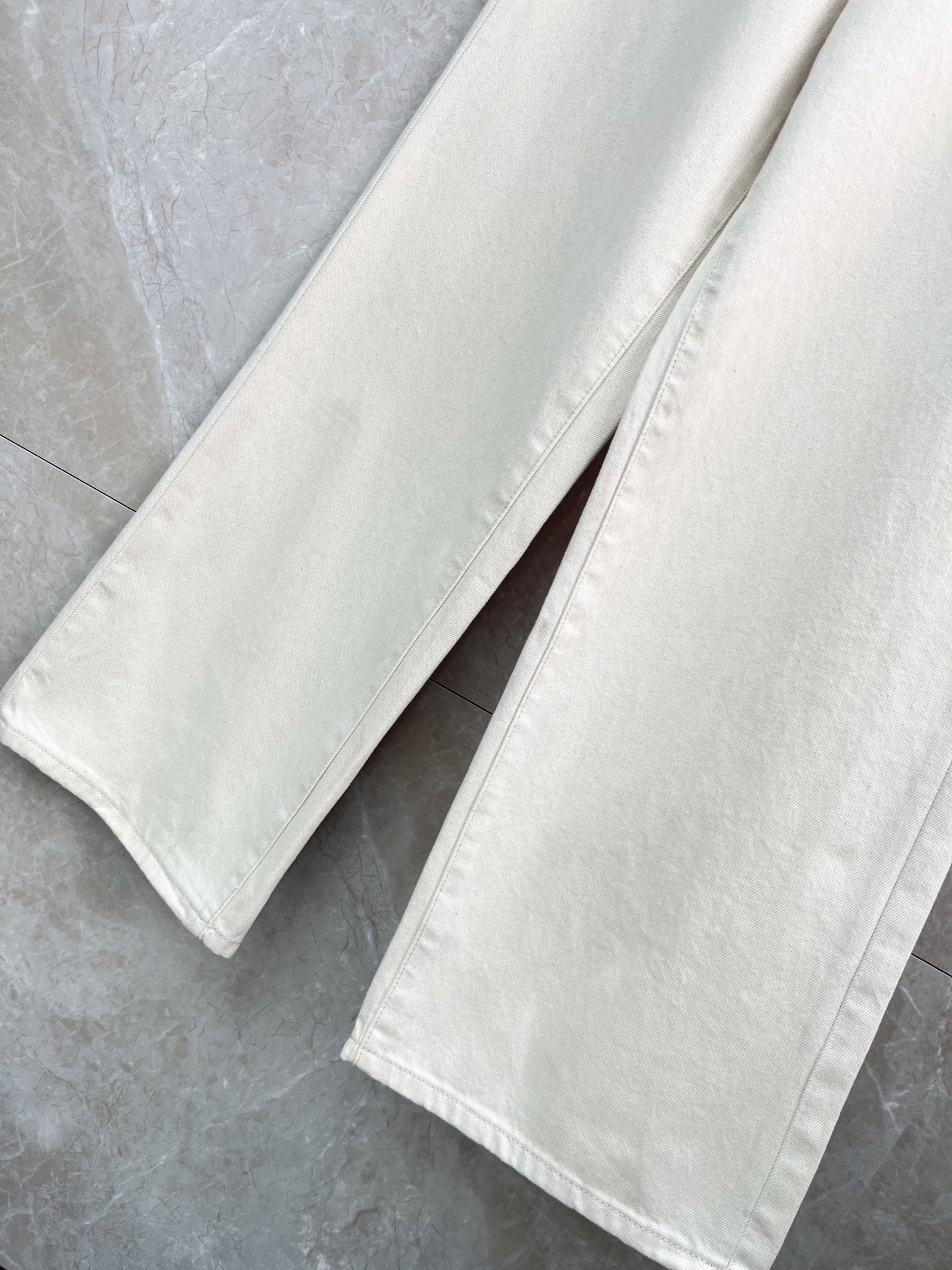 🛒𝐍𝐄𝐖 · 𝟐𝟎𝟐6/爆款现货【早春新款】原创｜定制菱格双口袋牛仔裤采用高端定制面料，牛仔穿起来非常舒