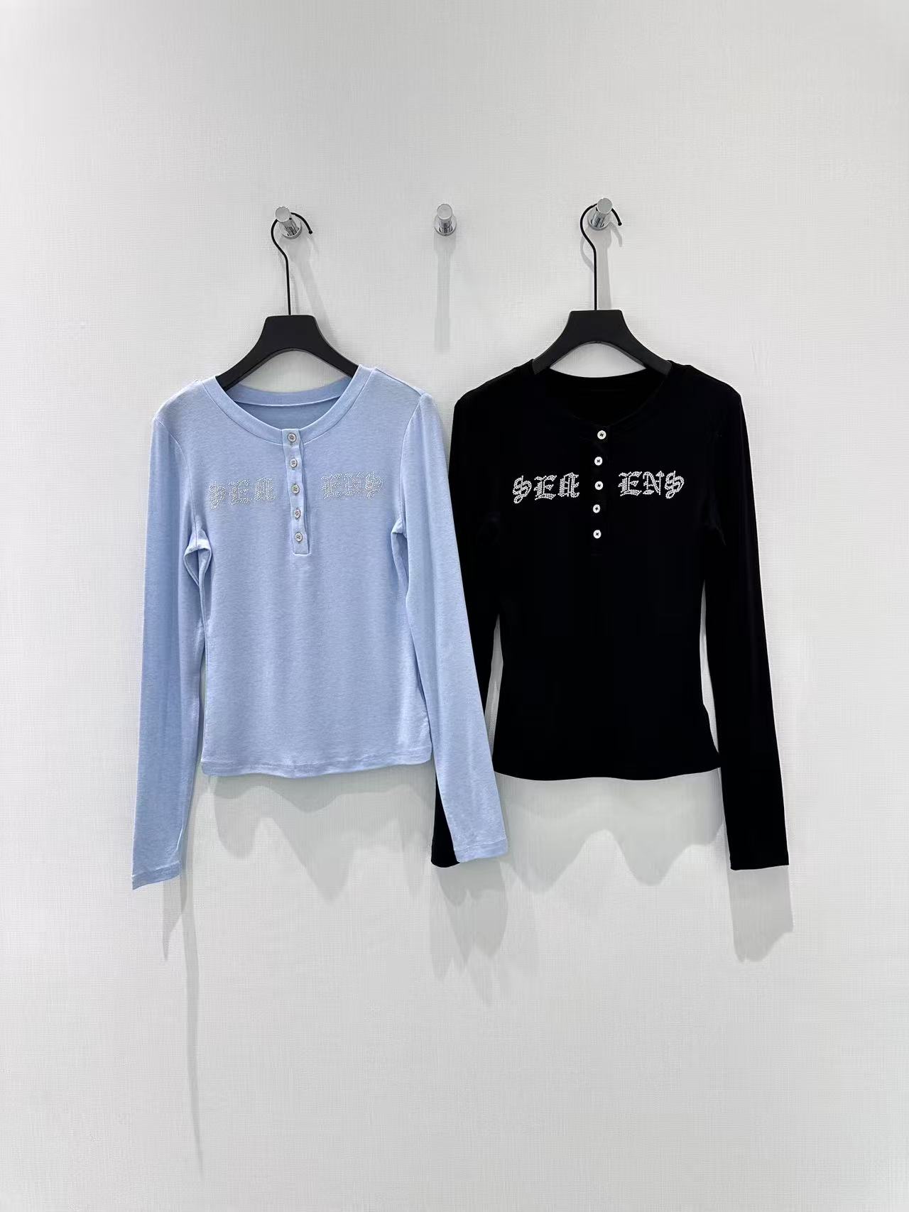 🛒𝐍𝐄𝐖 · 𝟐𝟎𝟐6/爆款现货设计师 原创｜2026新款天丝长袖打底衫云感舒适的系列！上身的触感谁穿谁