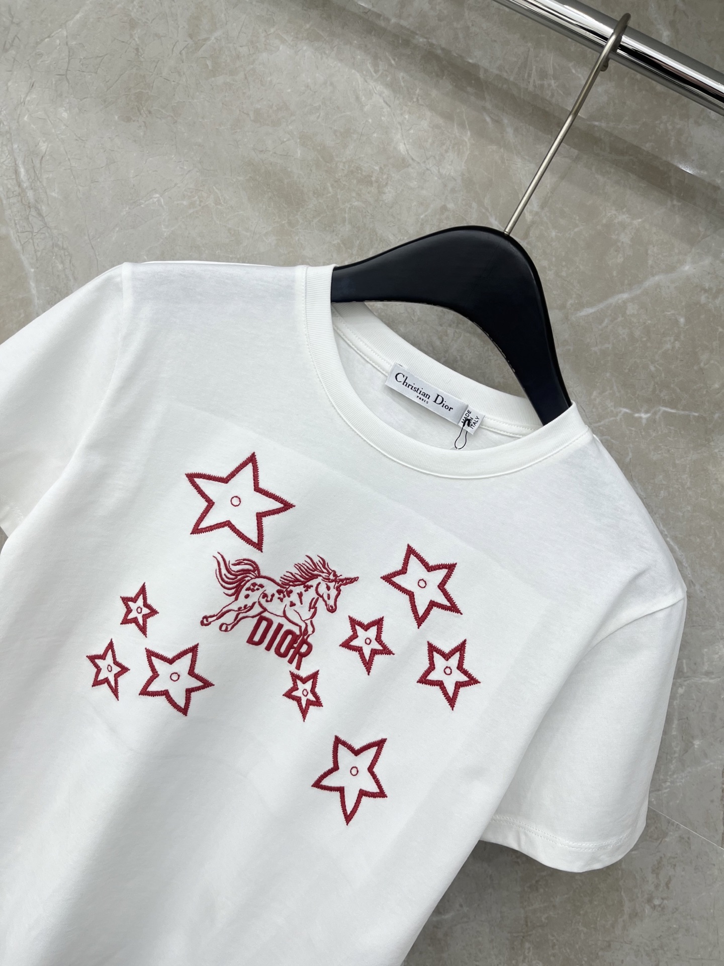 🛒𝐍𝐄𝐖 · 𝟐𝟎𝟐6/爆款现货原单品质 Dio*｜26新品刺绣短袖T恤精致宽松版型上身巨显瘦！定制最新