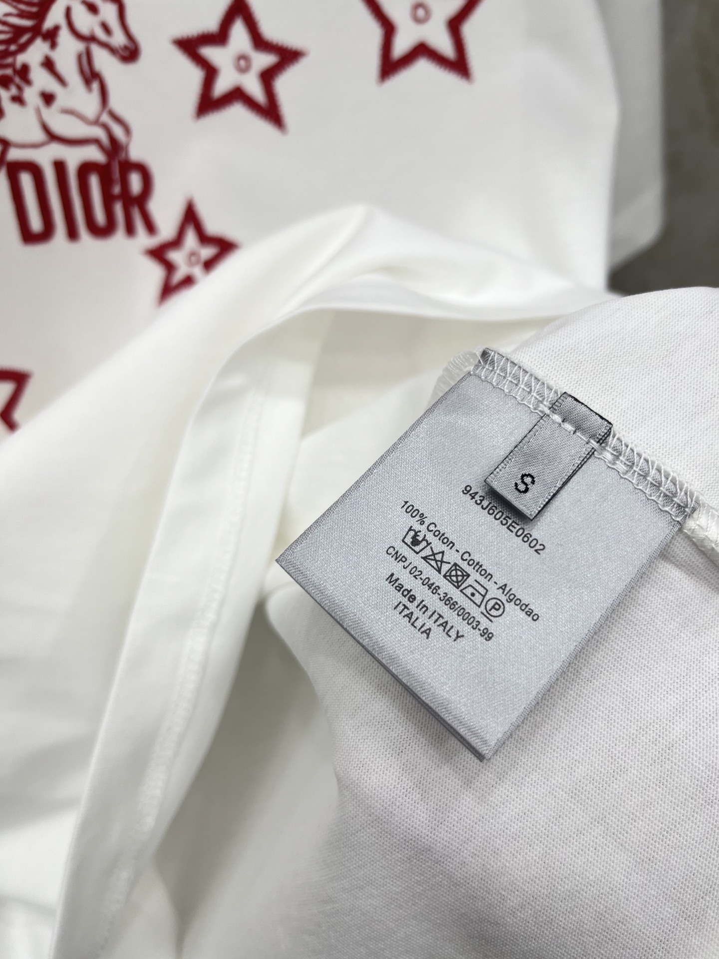 🛒𝐍𝐄𝐖 · 𝟐𝟎𝟐6/爆款现货原单品质 Dio*｜26新品刺绣短袖T恤精致宽松版型上身巨显瘦！定制最新