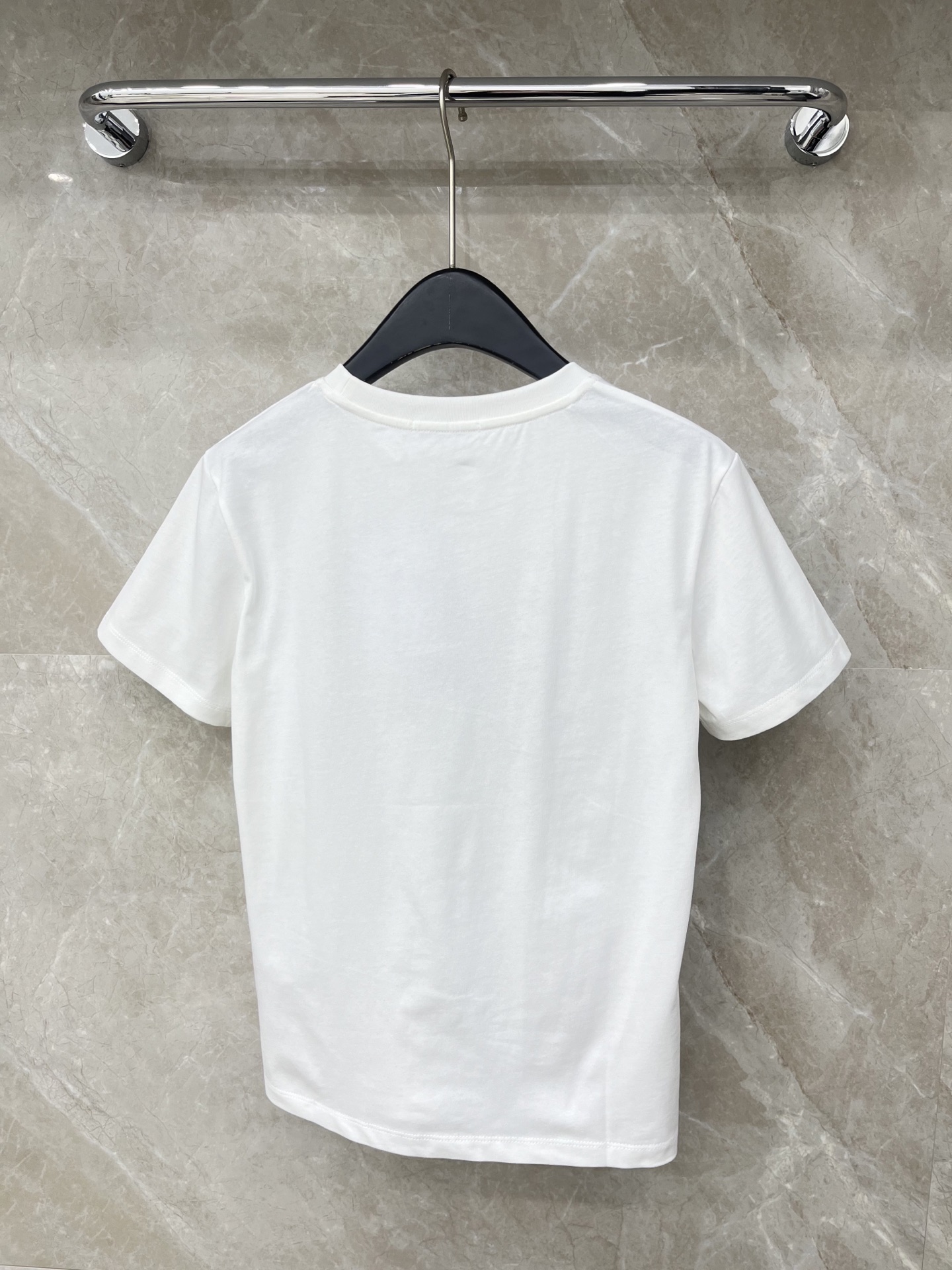 🛒𝐍𝐄𝐖 · 𝟐𝟎𝟐6/爆款现货原单品质 Dio*｜26新品刺绣短袖T恤精致宽松版型上身巨显瘦！定制最新