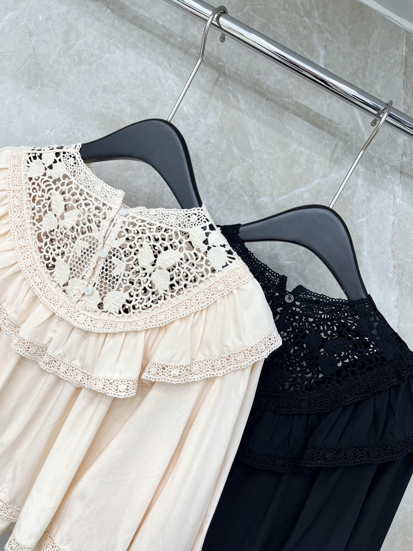 🛒𝐍𝐄𝐖 · 𝟐𝟎𝟐6/爆款现货原单品质 小众*｜2026新品长袖水溶蕾丝镂空拼接衬衫灯笼袖设计 精致刺