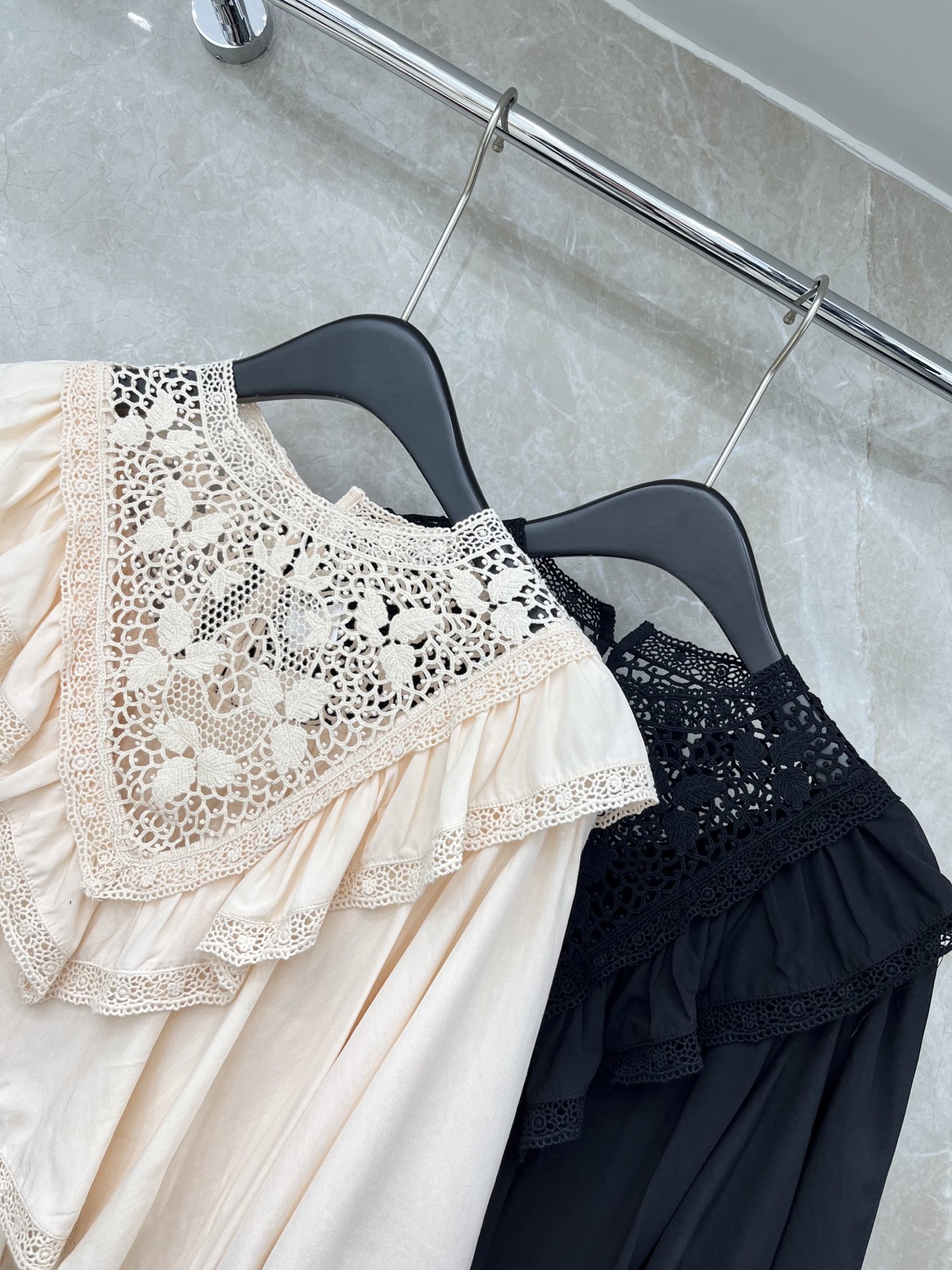 🛒𝐍𝐄𝐖 · 𝟐𝟎𝟐6/爆款现货原单品质 小众*｜2026新品长袖水溶蕾丝镂空拼接衬衫灯笼袖设计 精致刺