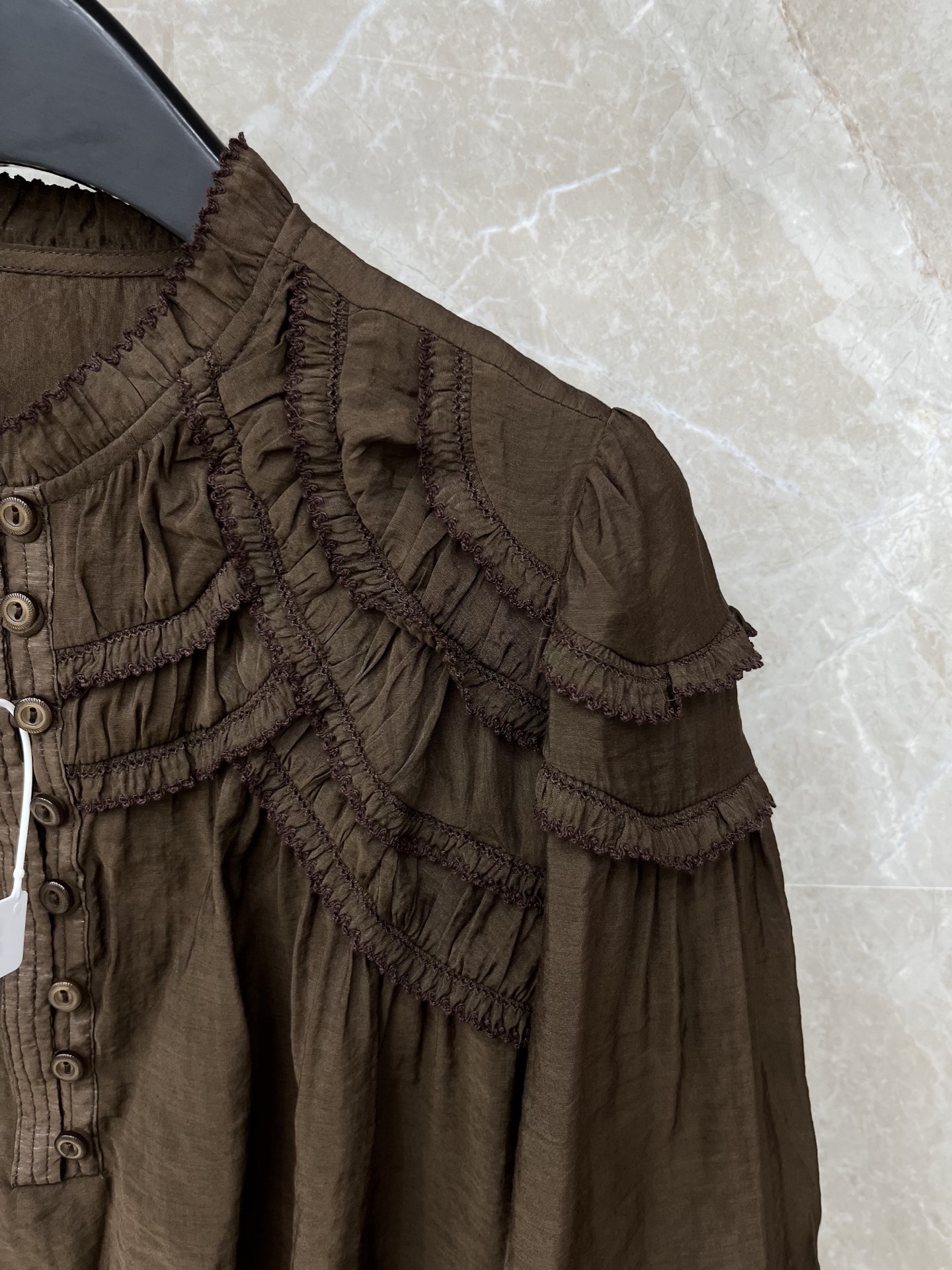 🛒𝐍𝐄𝐖 · 𝟐𝟎𝟐6/爆款现货原单品质 小众*｜2026新品珊瑚袖压褶衬衫 系列款灯笼袖设计 精致版型