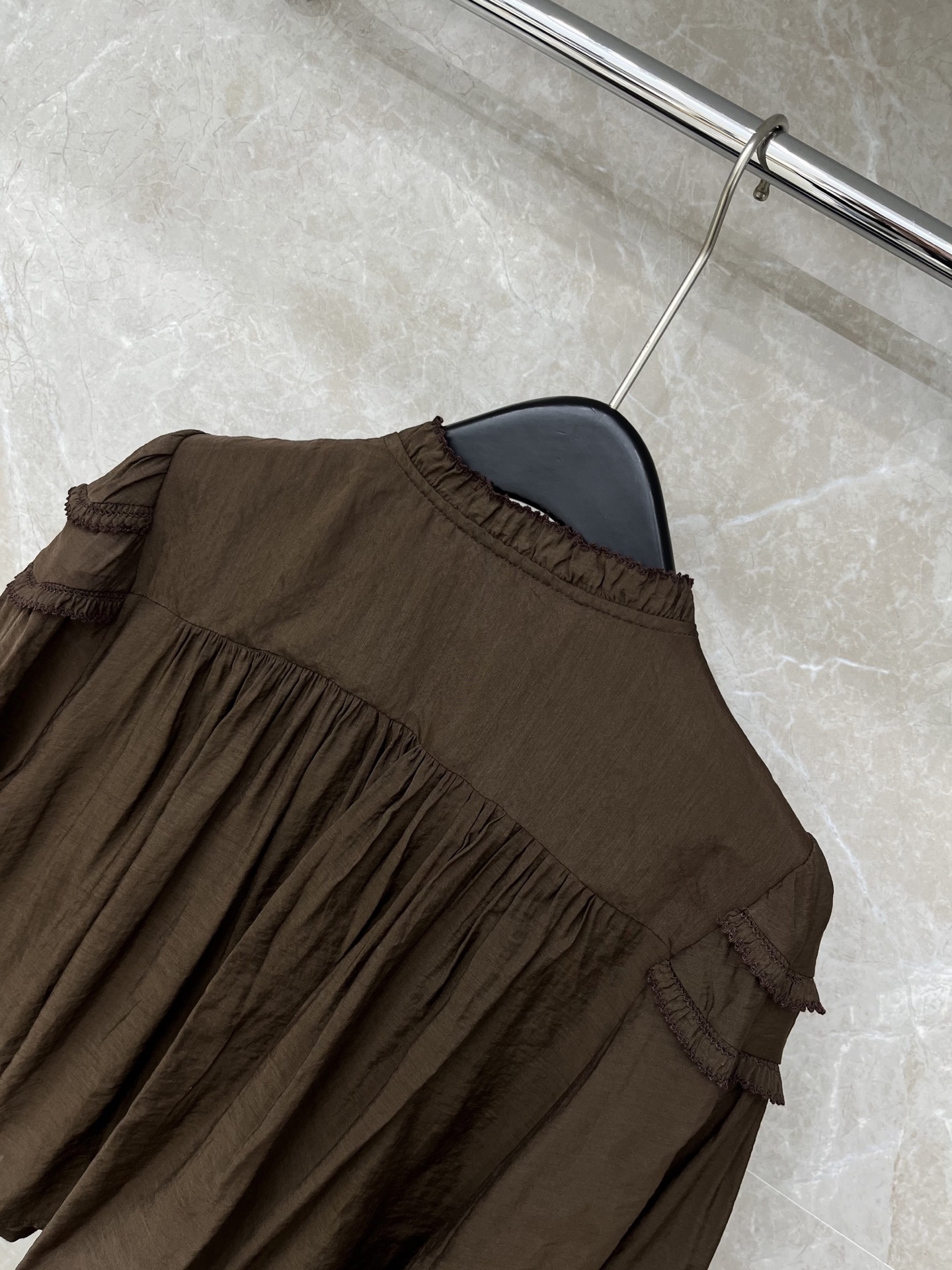 🛒𝐍𝐄𝐖 · 𝟐𝟎𝟐6/爆款现货原单品质 小众*｜2026新品珊瑚袖压褶衬衫 系列款灯笼袖设计 精致版型