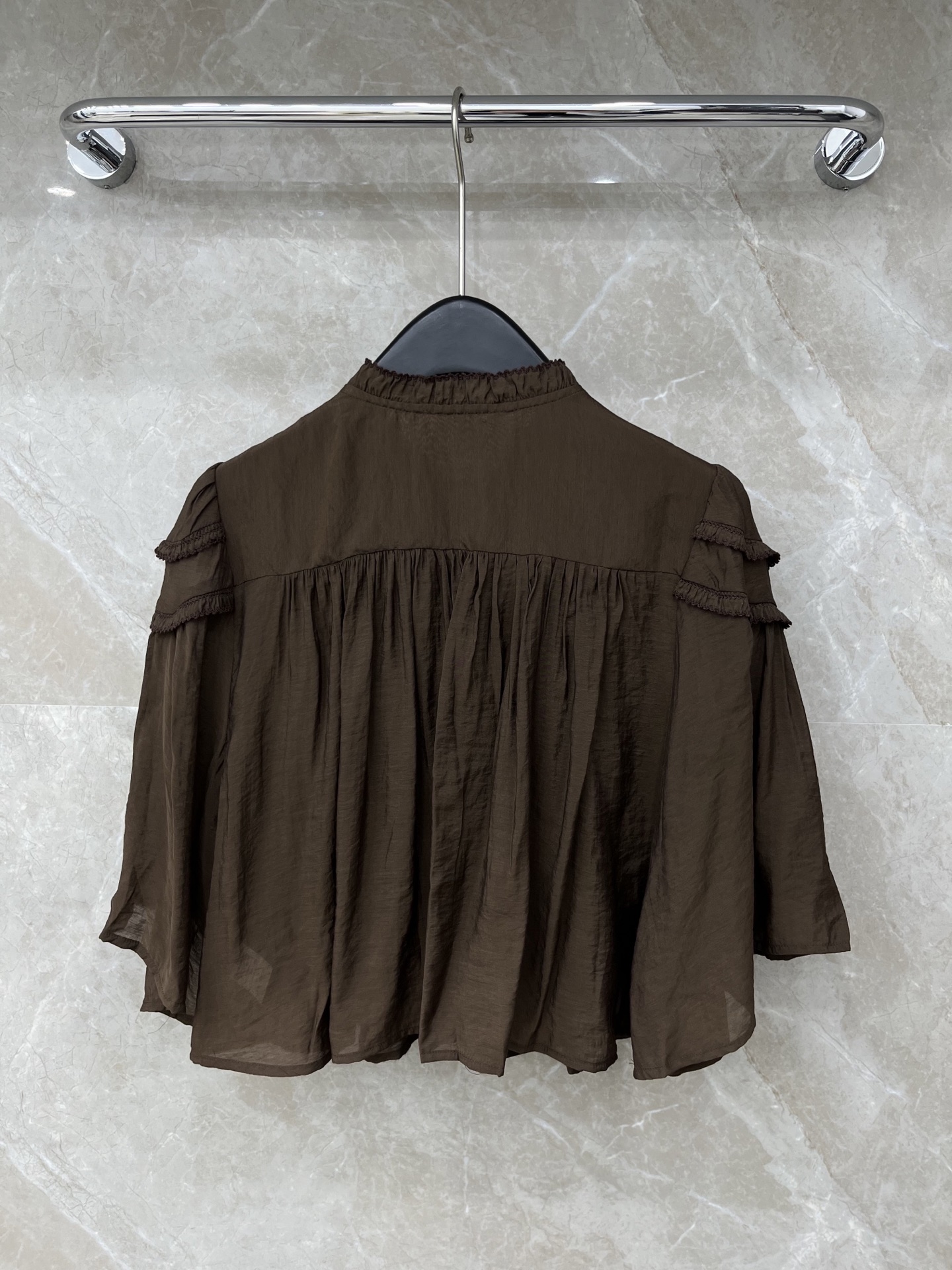 🛒𝐍𝐄𝐖 · 𝟐𝟎𝟐6/爆款现货原单品质 小众*｜2026新品珊瑚袖压褶衬衫 系列款灯笼袖设计 精致版型