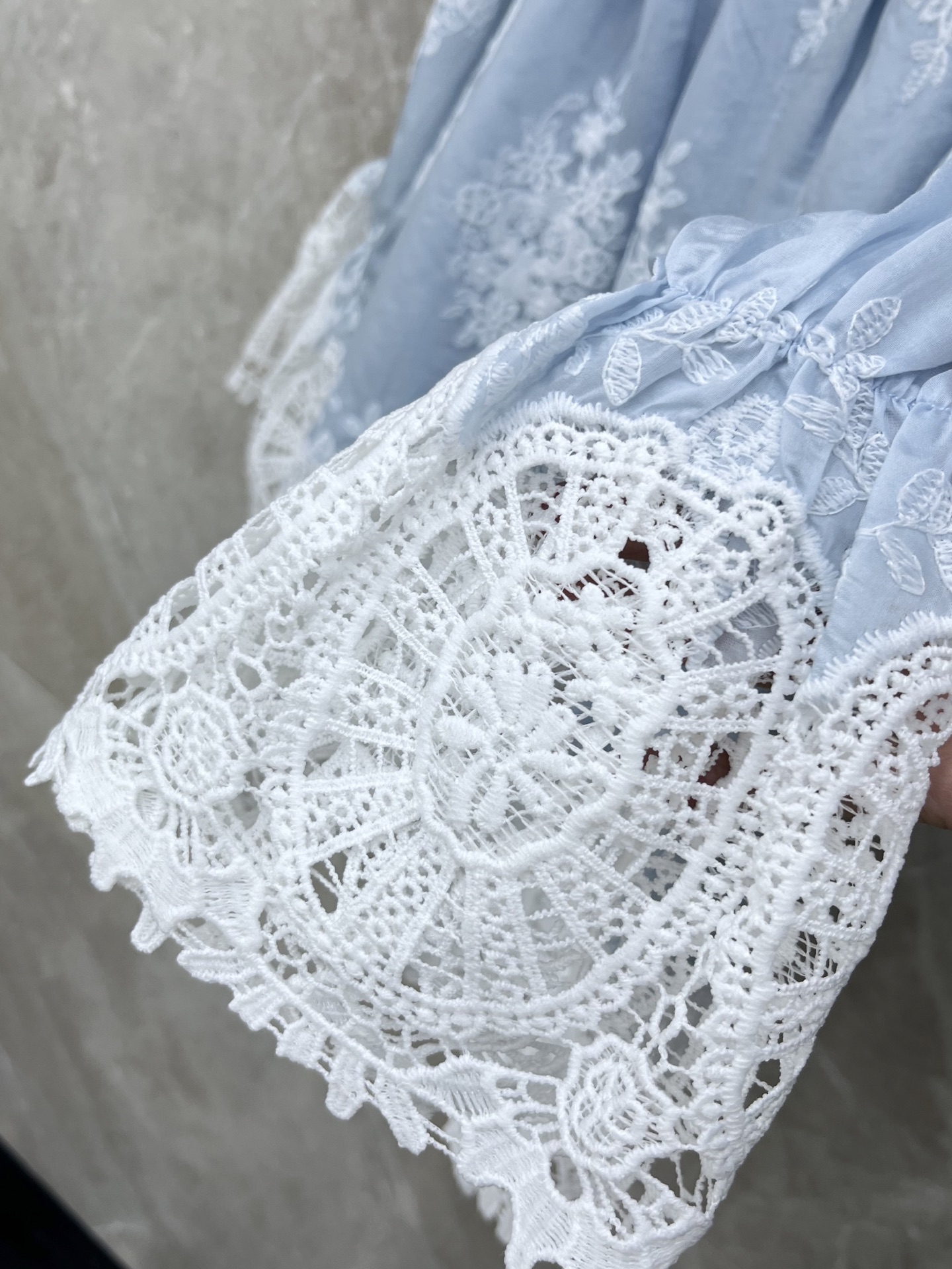 🛒𝐍𝐄𝐖 · 𝟐𝟎𝟐6/爆款现货原单品质 小众*｜2026新品撞色刺绣一字领衬衫 系列款精致版型，高级肌