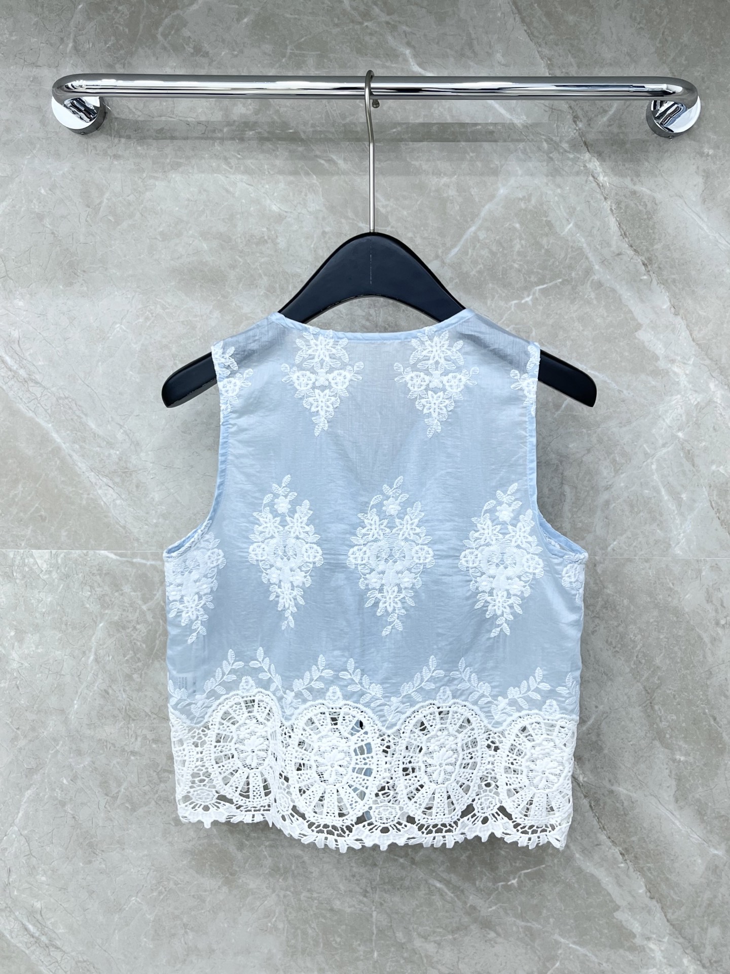 🛒𝐍𝐄𝐖 · 𝟐𝟎𝟐6/爆款现货原单品质 小众*｜2026新品撞色刺绣马甲衬衫 系列款精致版型，高级肌理