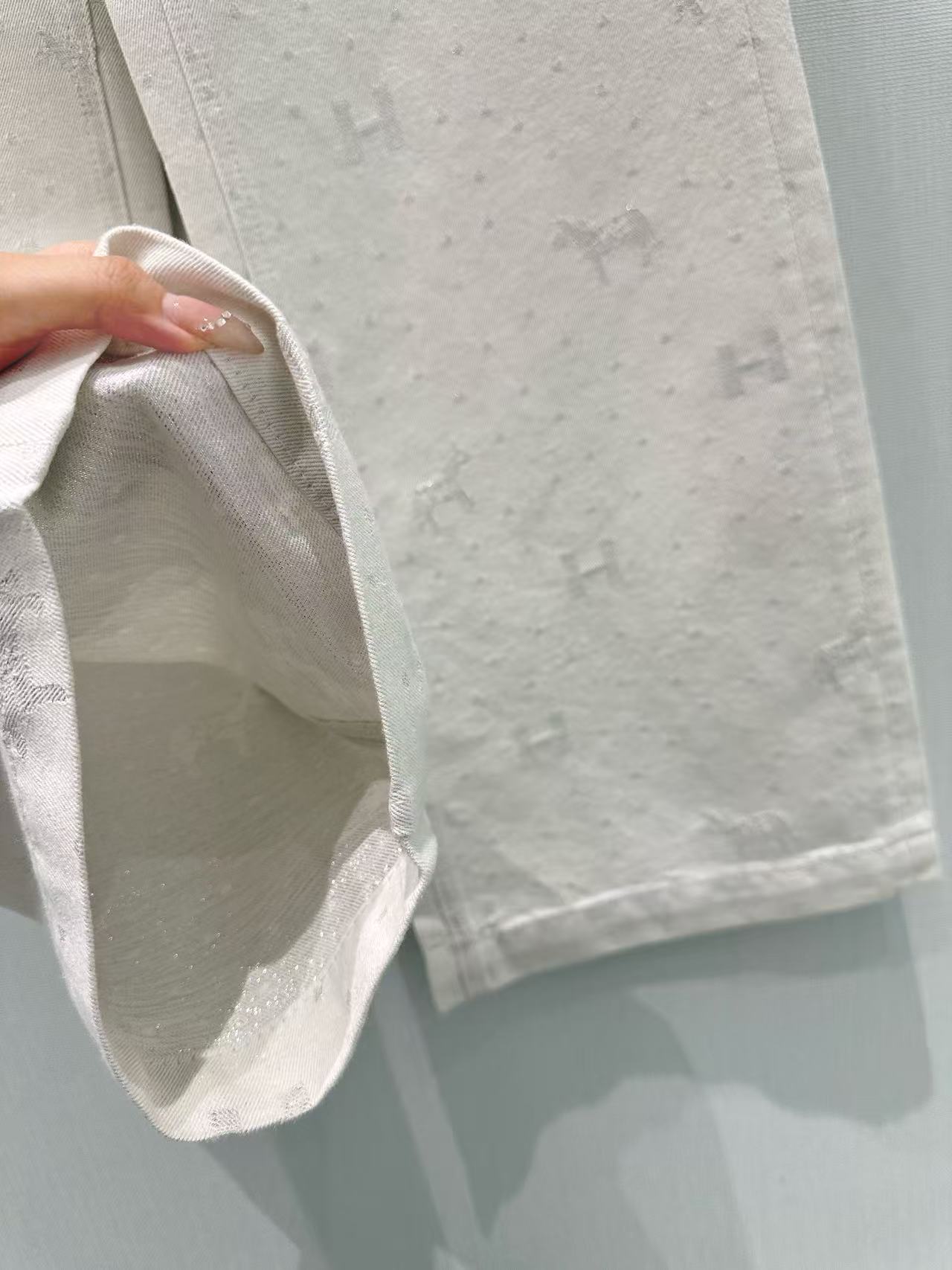 🛒𝐍𝐄𝐖 · 𝟐𝟎𝟐6/爆款现货【早春新款】原创｜定制纹理提花牛仔裤采用高端定制面料，牛仔穿起来非常舒适