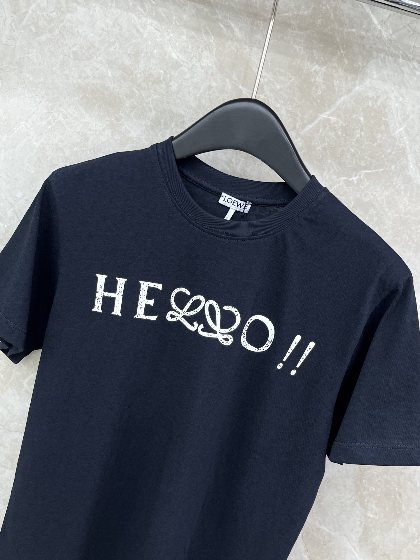 🛒𝐍𝐄𝐖 · 𝟐𝟎𝟐6/爆款现货原单品质 Loe*｜精致撞色印花短袖T恤高订面料 亲肤透气舒适标志性字母