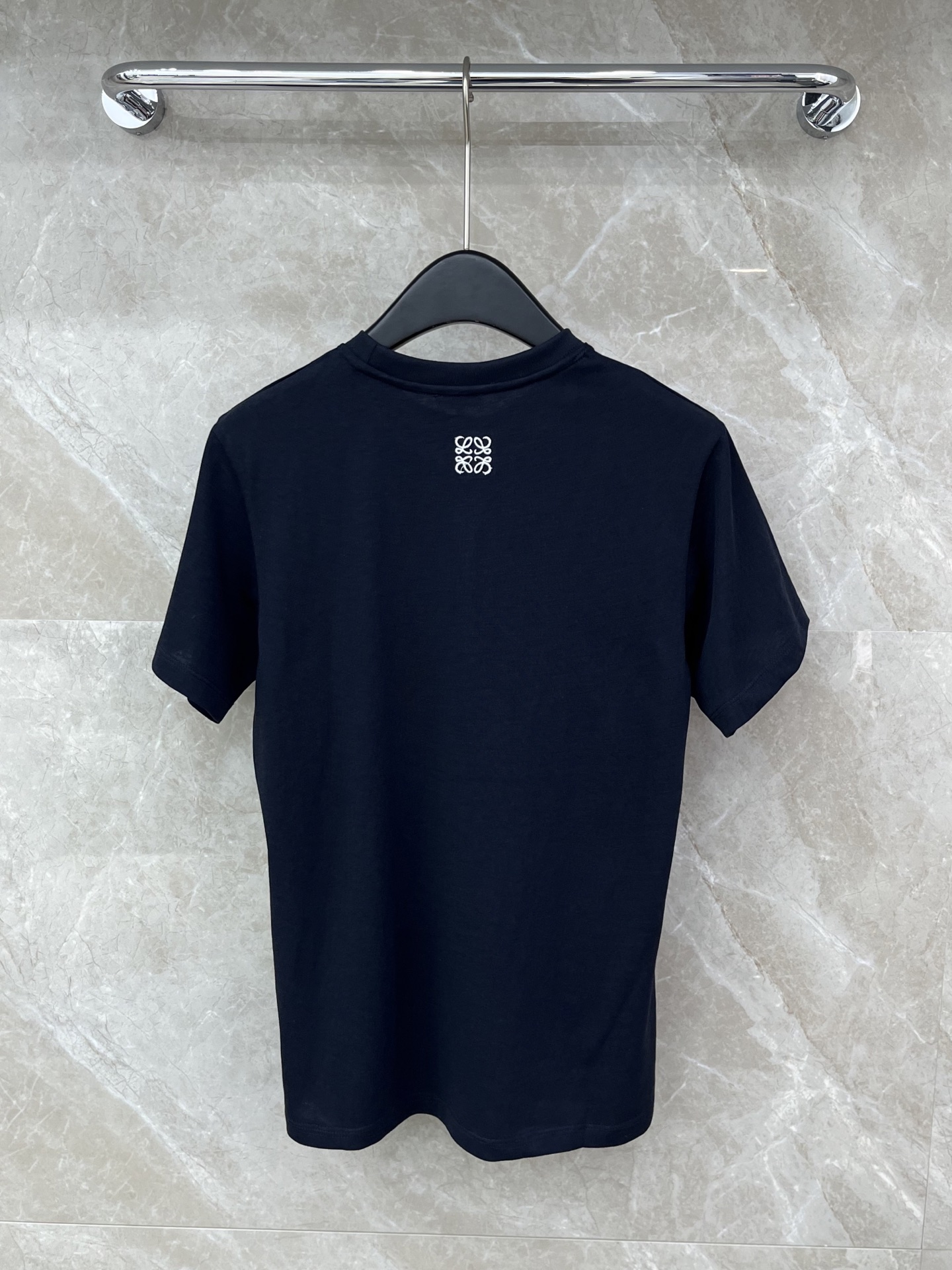 🛒𝐍𝐄𝐖 · 𝟐𝟎𝟐6/爆款现货原单品质 Loe*｜精致撞色印花短袖T恤高订面料 亲肤透气舒适标志性字母