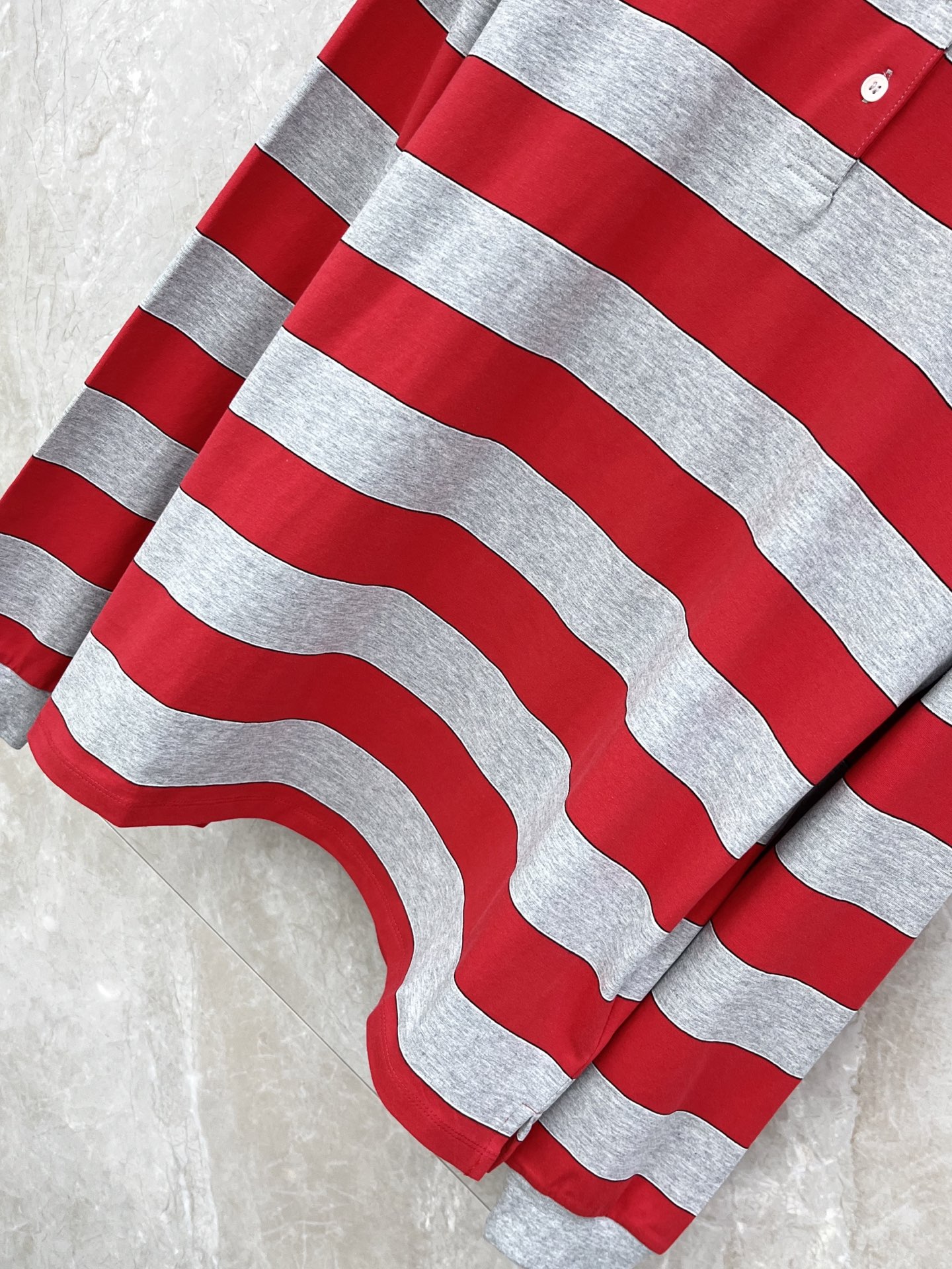 🛒𝐍𝐄𝐖 · 𝟐𝟎𝟐6/爆款现货原单品质 Miu Mi*｜精致撞色小贴标长袖T恤高订面料 亲肤透气舒适标