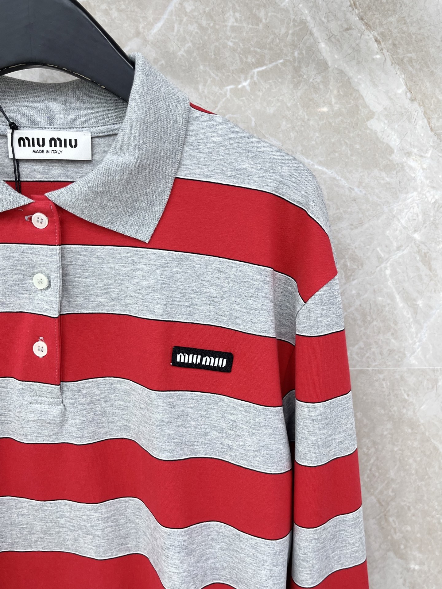 🛒𝐍𝐄𝐖 · 𝟐𝟎𝟐6/爆款现货原单品质 Miu Mi*｜精致撞色小贴标长袖T恤高订面料 亲肤透气舒适标