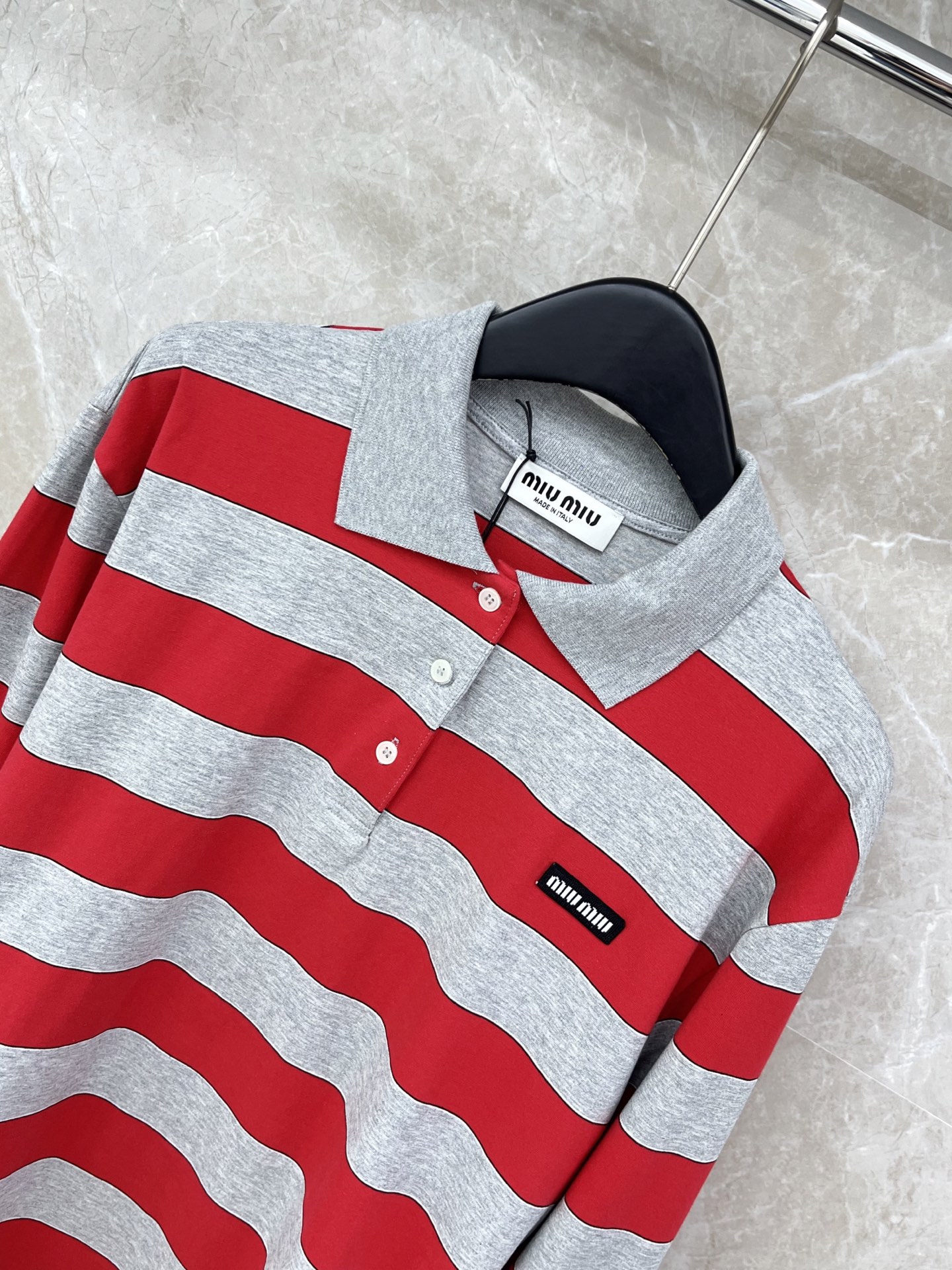 🛒𝐍𝐄𝐖 · 𝟐𝟎𝟐6/爆款现货原单品质 Miu Mi*｜精致撞色小贴标长袖T恤高订面料 亲肤透气舒适标