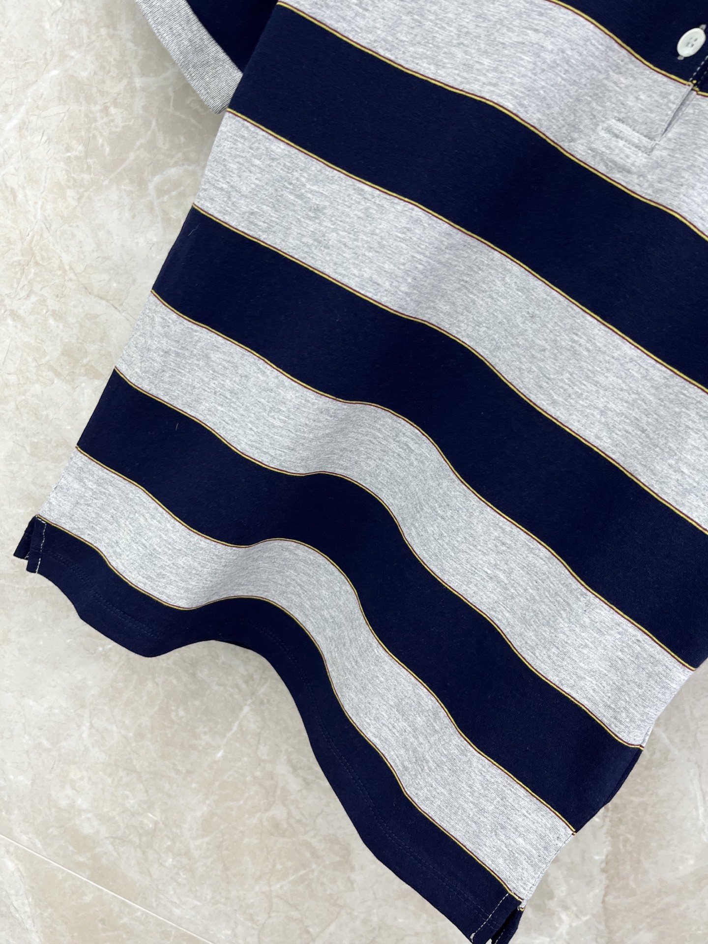 🛒𝐍𝐄𝐖 · 𝟐𝟎𝟐6/爆款现货原单品质 Miu Mi*｜精致撞色小贴标短袖T恤高订面料 亲肤透气舒适标