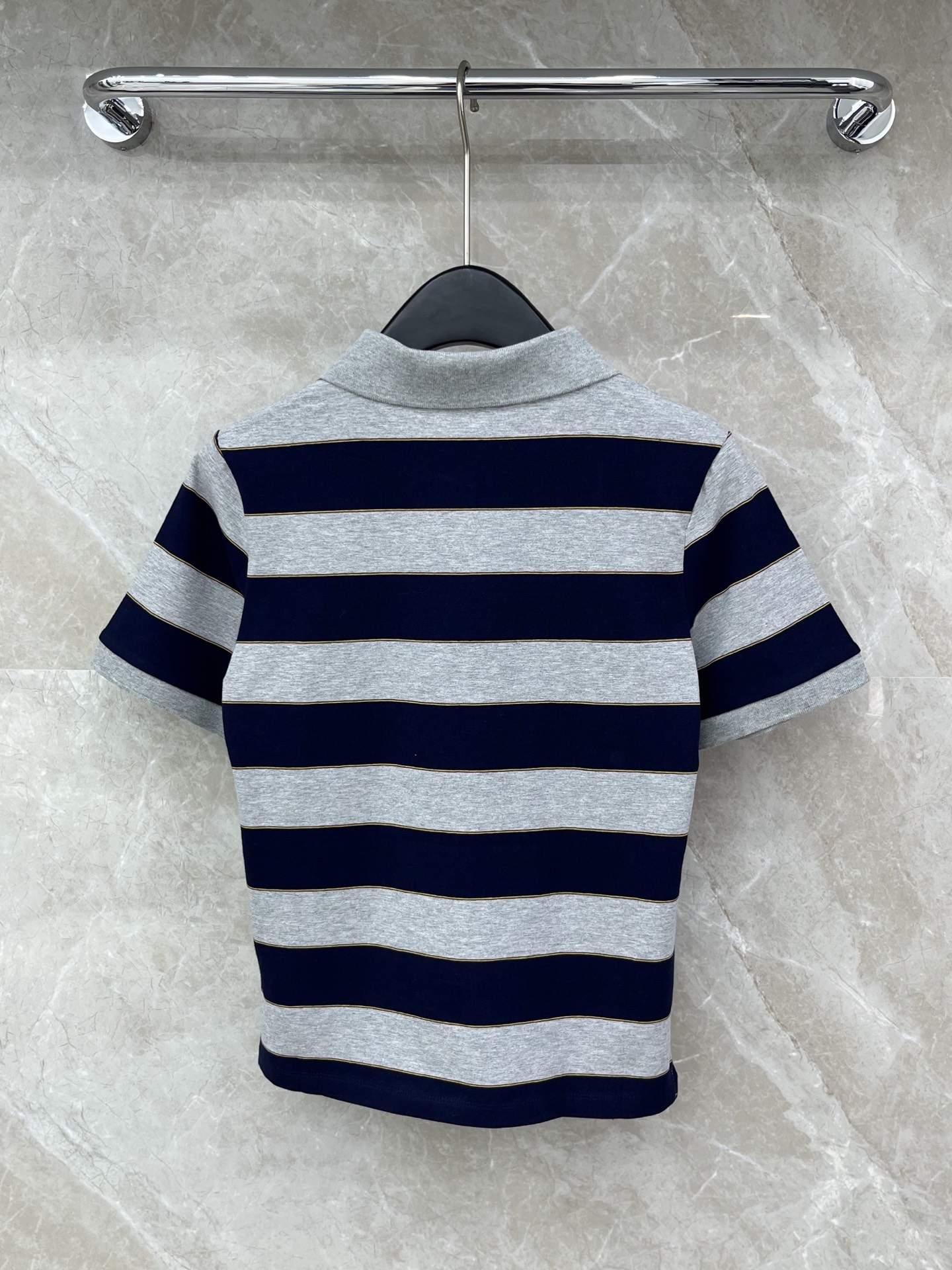 🛒𝐍𝐄𝐖 · 𝟐𝟎𝟐6/爆款现货原单品质 Miu Mi*｜精致撞色小贴标短袖T恤高订面料 亲肤透气舒适标