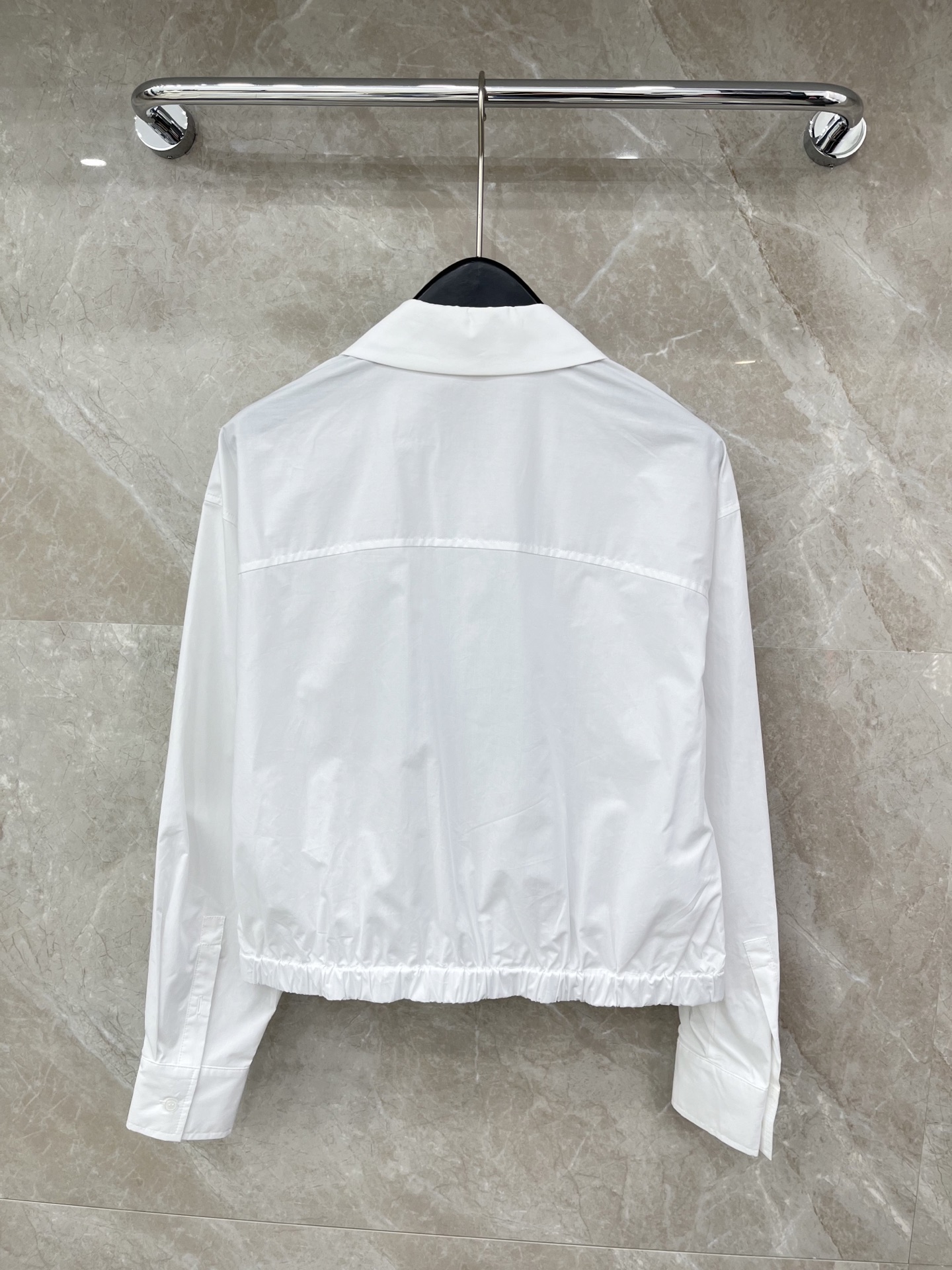 🛒𝐍𝐄𝐖 · 𝟐𝟎𝟐6/爆款现货原单品质 Chan*｜26中古系列镂空绣花翻领衬衫外套设计高级又时髦！1