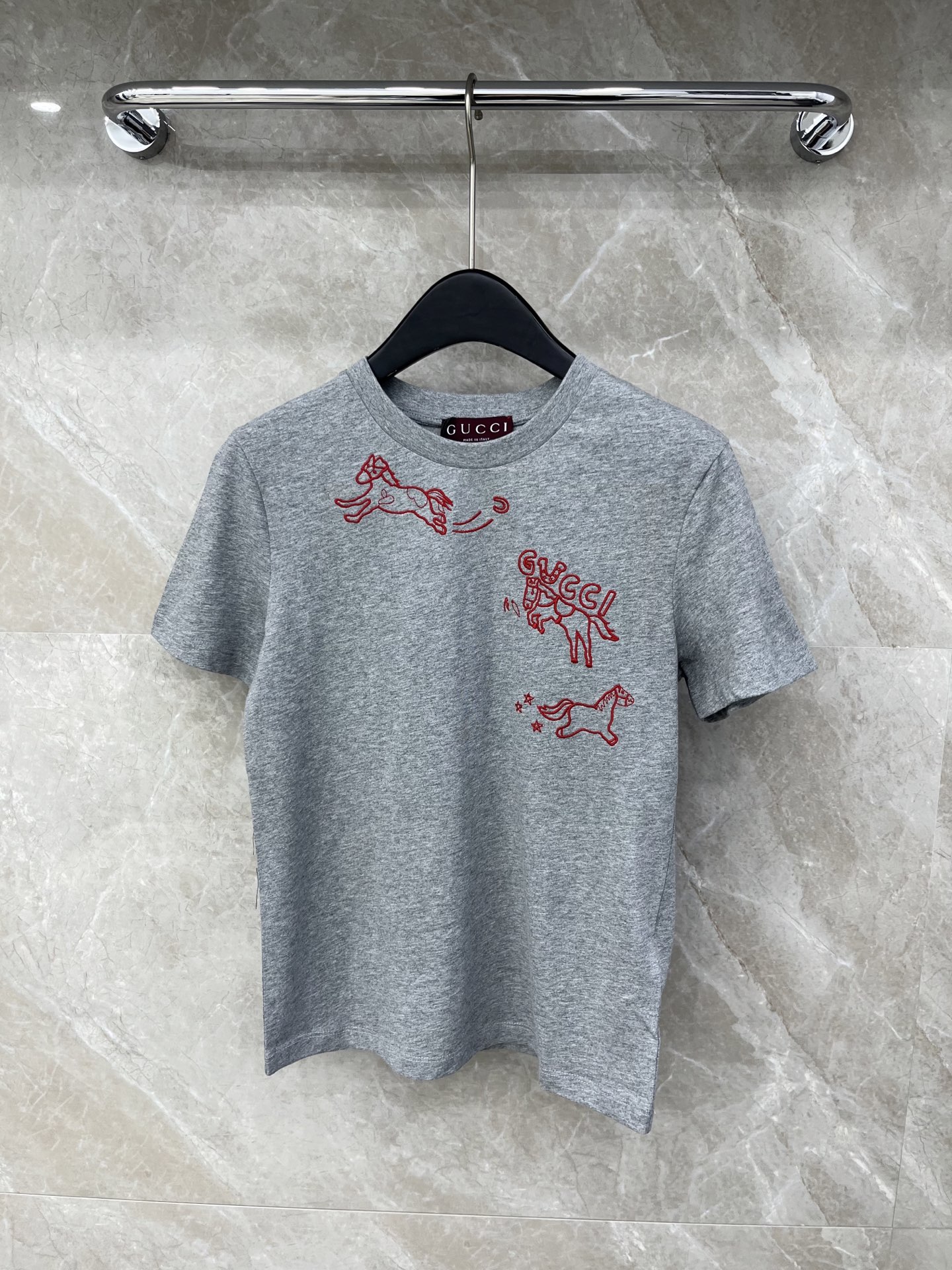 🛒𝐍𝐄𝐖 · 𝟐𝟎𝟐6/爆款现货原单品质 Gucc*｜26新品刺绣短袖T恤精致宽松版型上身巨显瘦！定制最