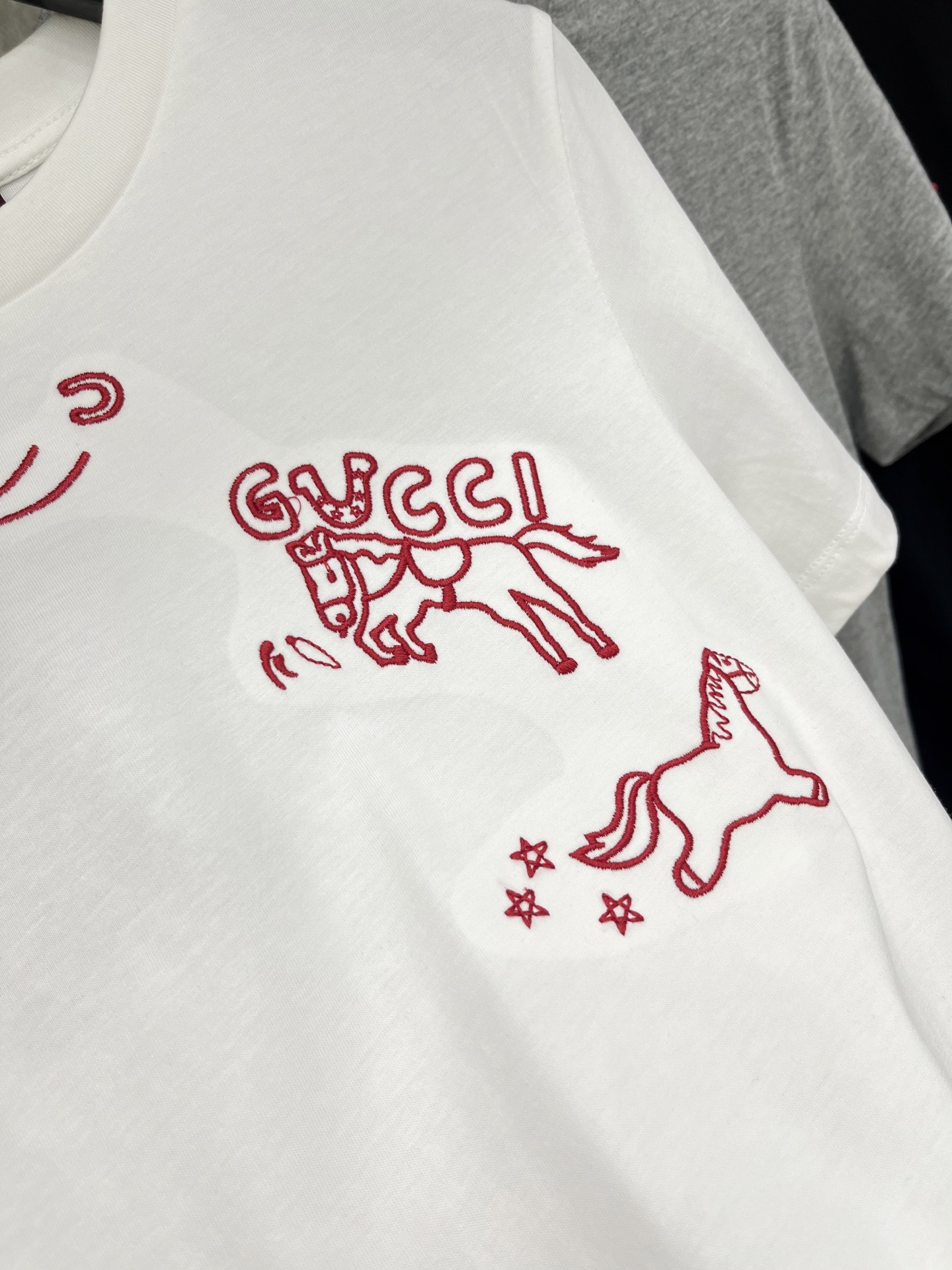 🛒𝐍𝐄𝐖 · 𝟐𝟎𝟐6/爆款现货原单品质 Gucc*｜26新品刺绣短袖T恤精致宽松版型上身巨显瘦！定制最