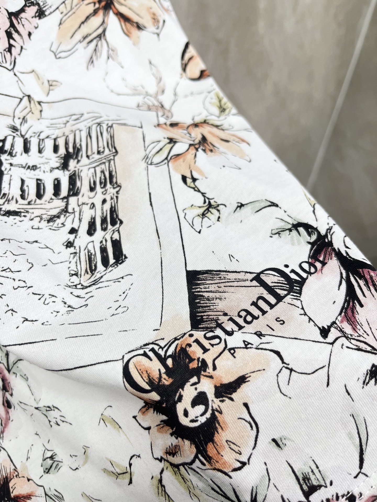 🛒𝐍𝐄𝐖 · 𝟐𝟎𝟐6/爆款现货原单品质 Dio*｜26新品满印短袖T恤精致版型上身巨显瘦！定制最新工艺