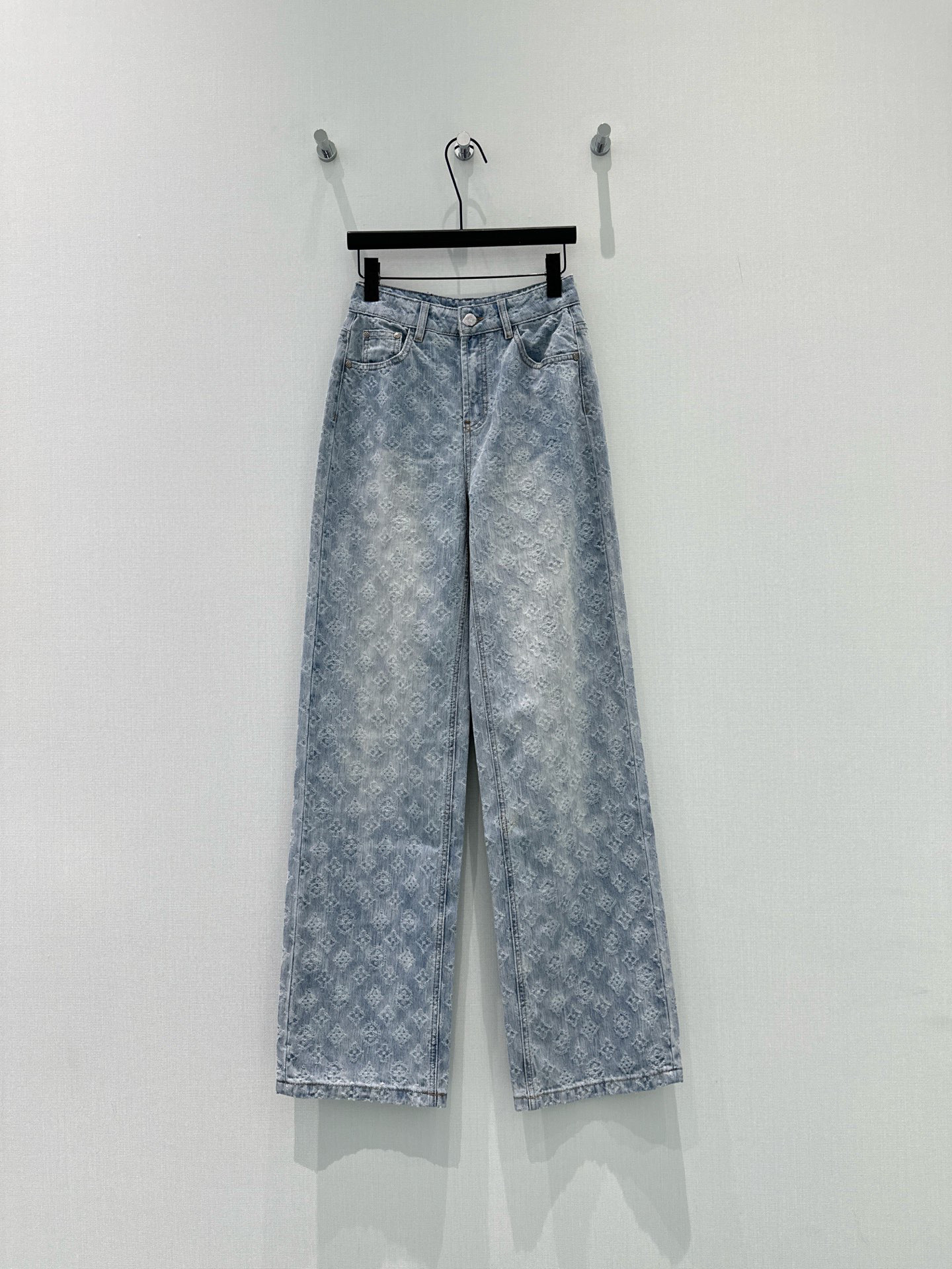 🛒𝐍𝐄𝐖 · 𝟐𝟎𝟐6/爆款现货【早春新款】原创｜定制老花提花牛仔裤采用高端定制面料，牛仔穿起来非常舒适